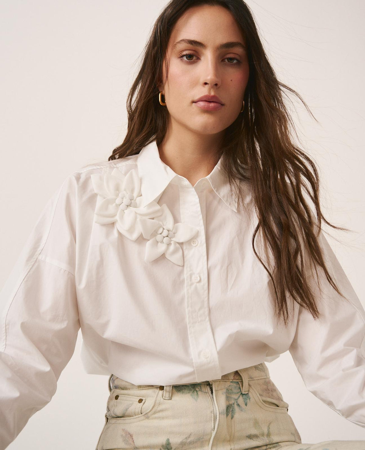 CAMICIA A RIGHE CON FIORI