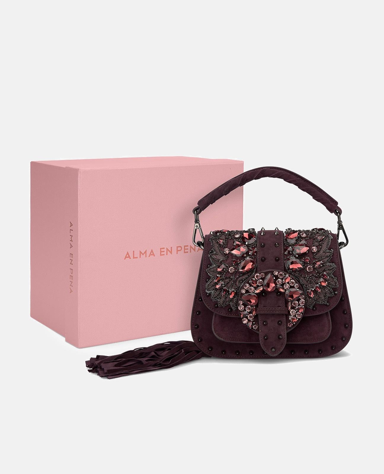 SACO DE MÃO COM MISSANGAS