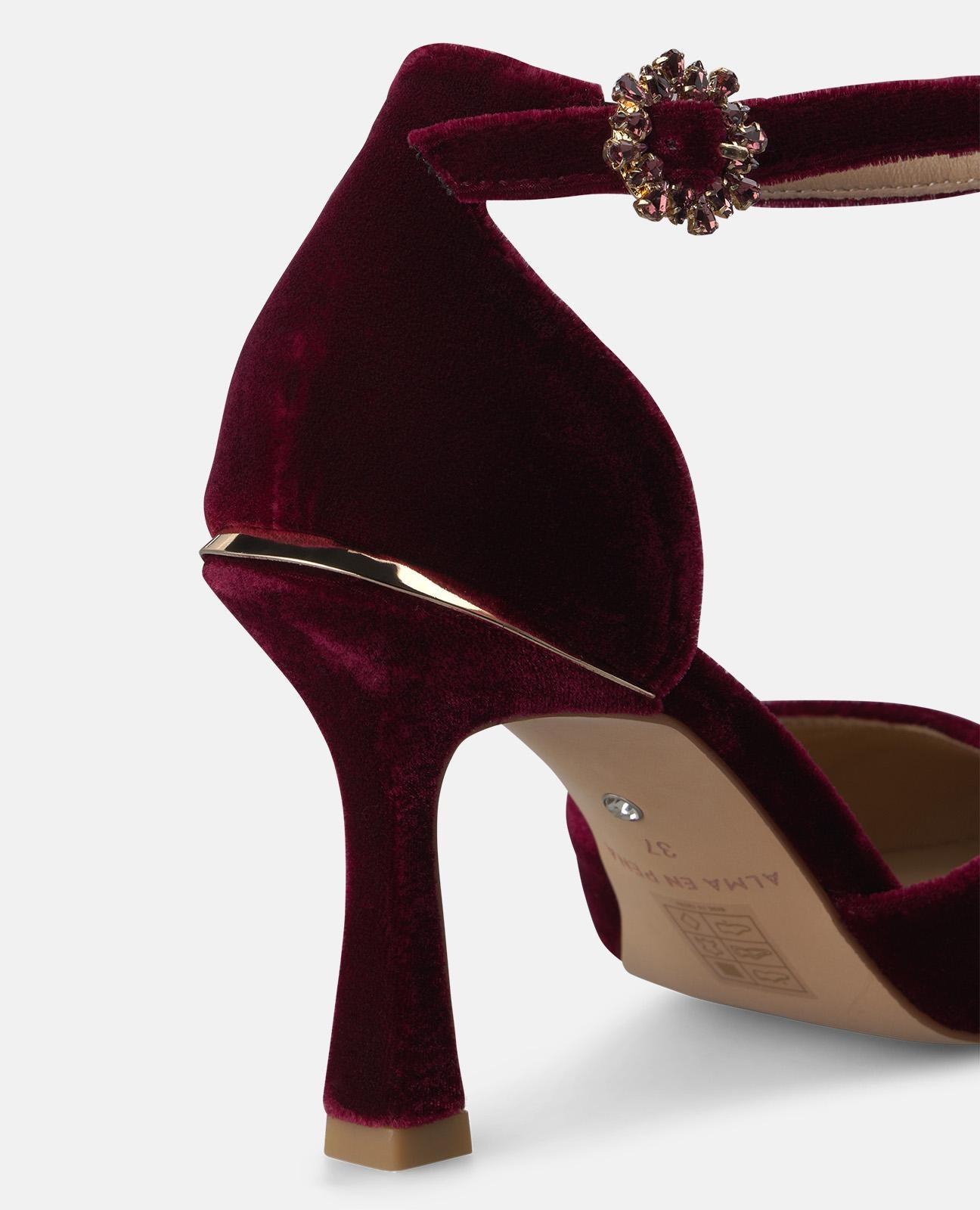 ZAPATO TACÓN TERCIOPELO CON CIERRE PULSERA