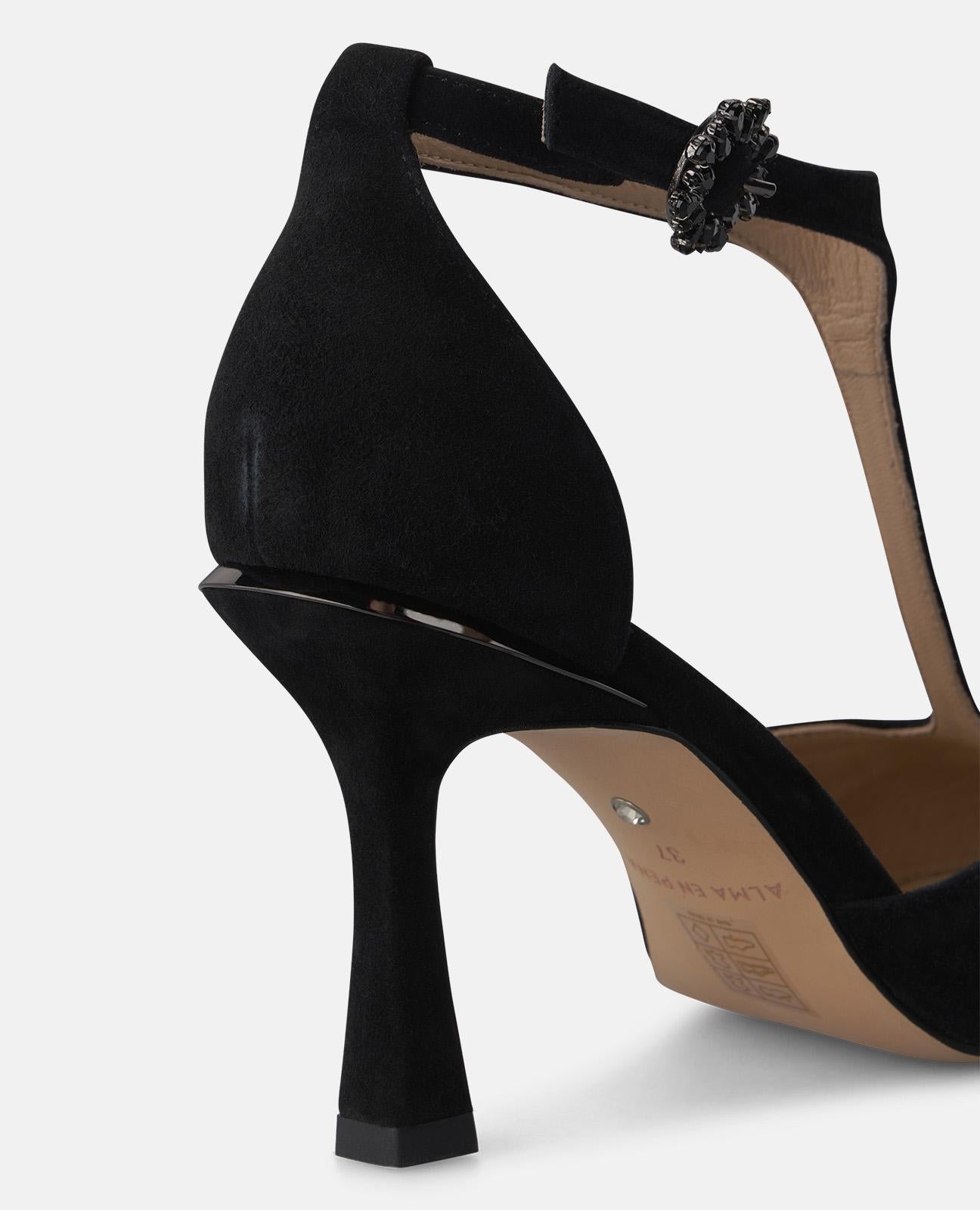 ZAPATO TACÓN PIEL CON HEBILLA