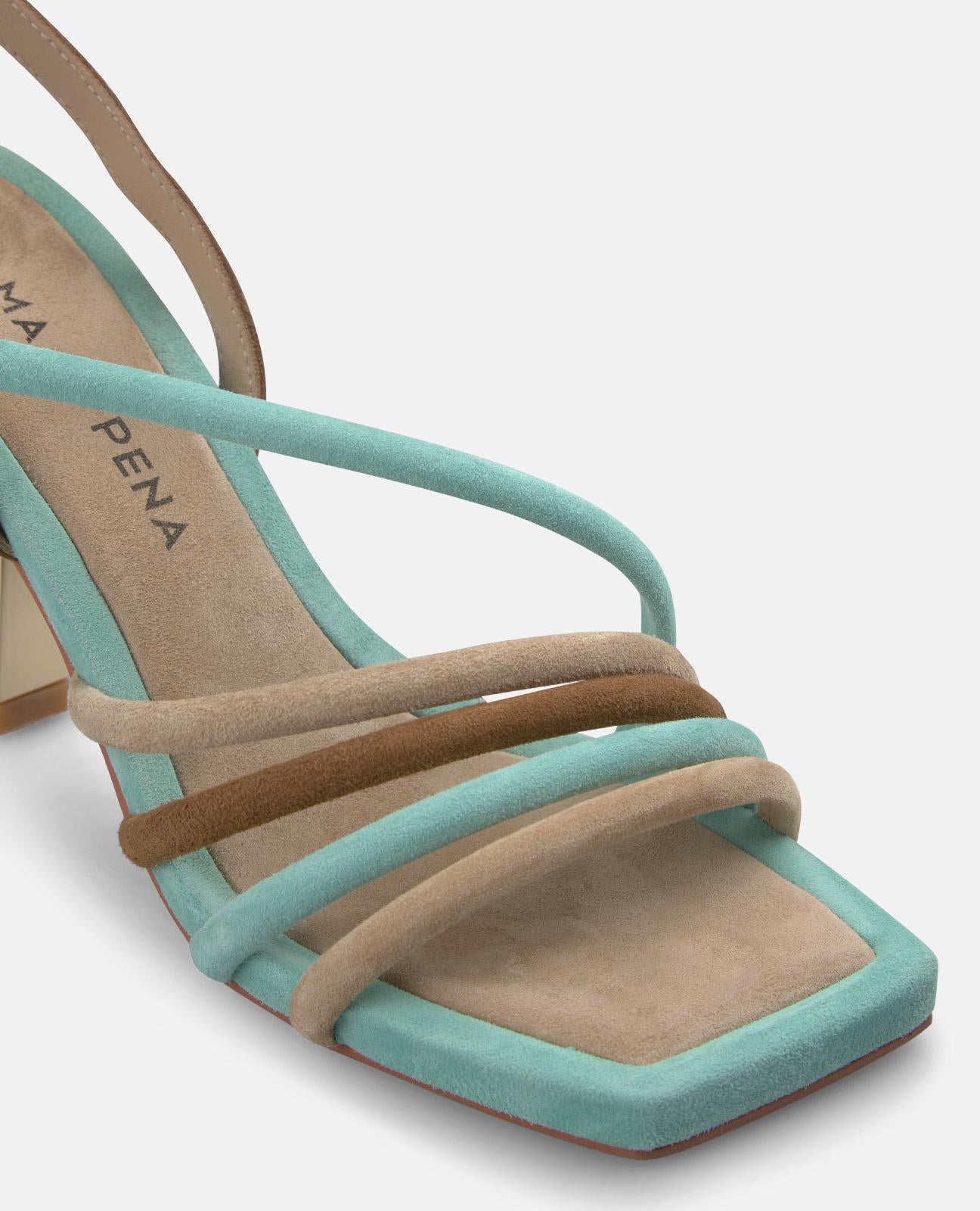 SANDÁLIA COM SALTO COMBINADO DE TIRAS