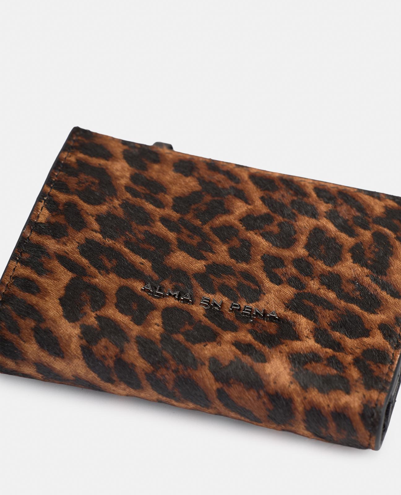 SQUARE ZIPPER WALLET