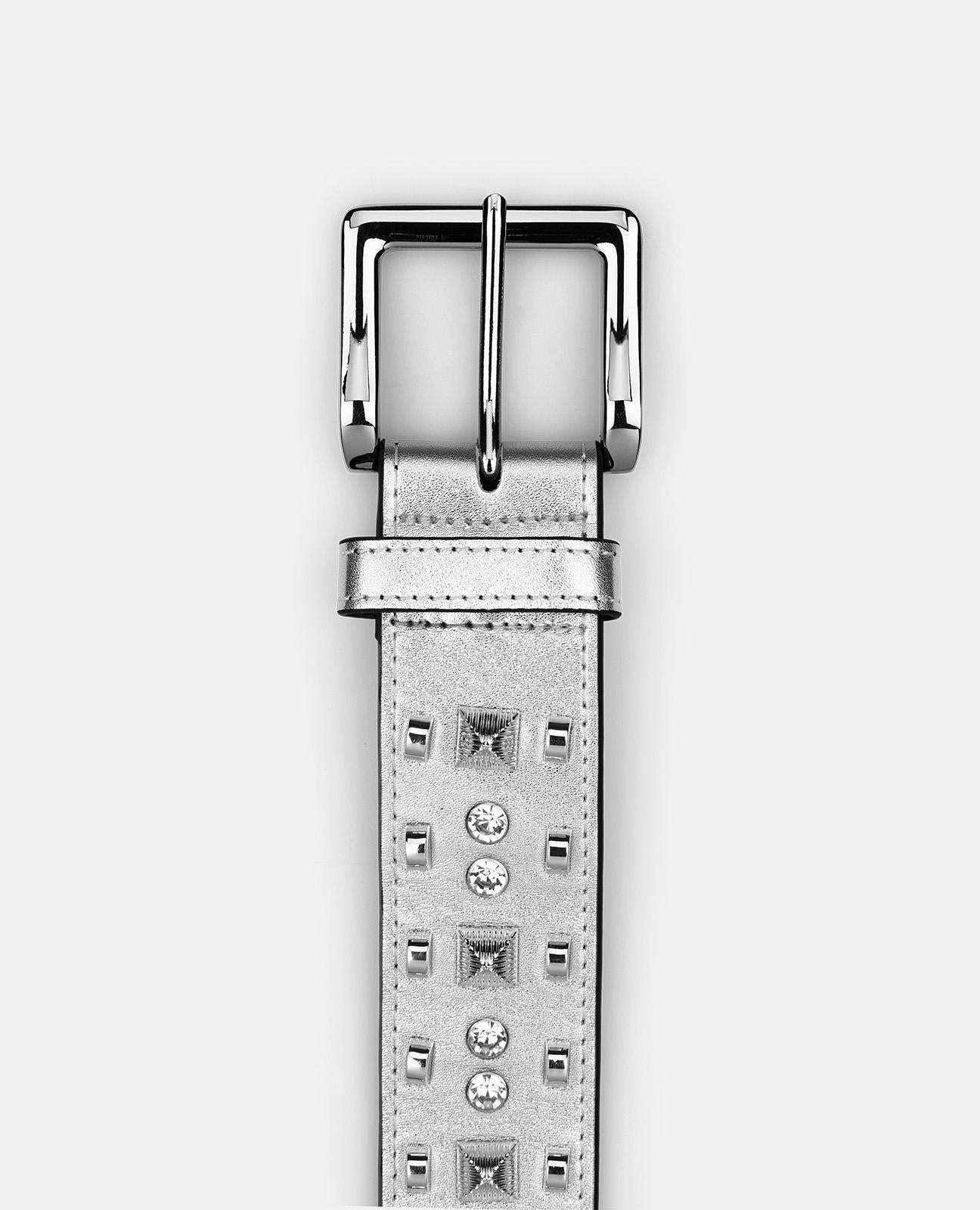 CINTURÓN CON DETALLES