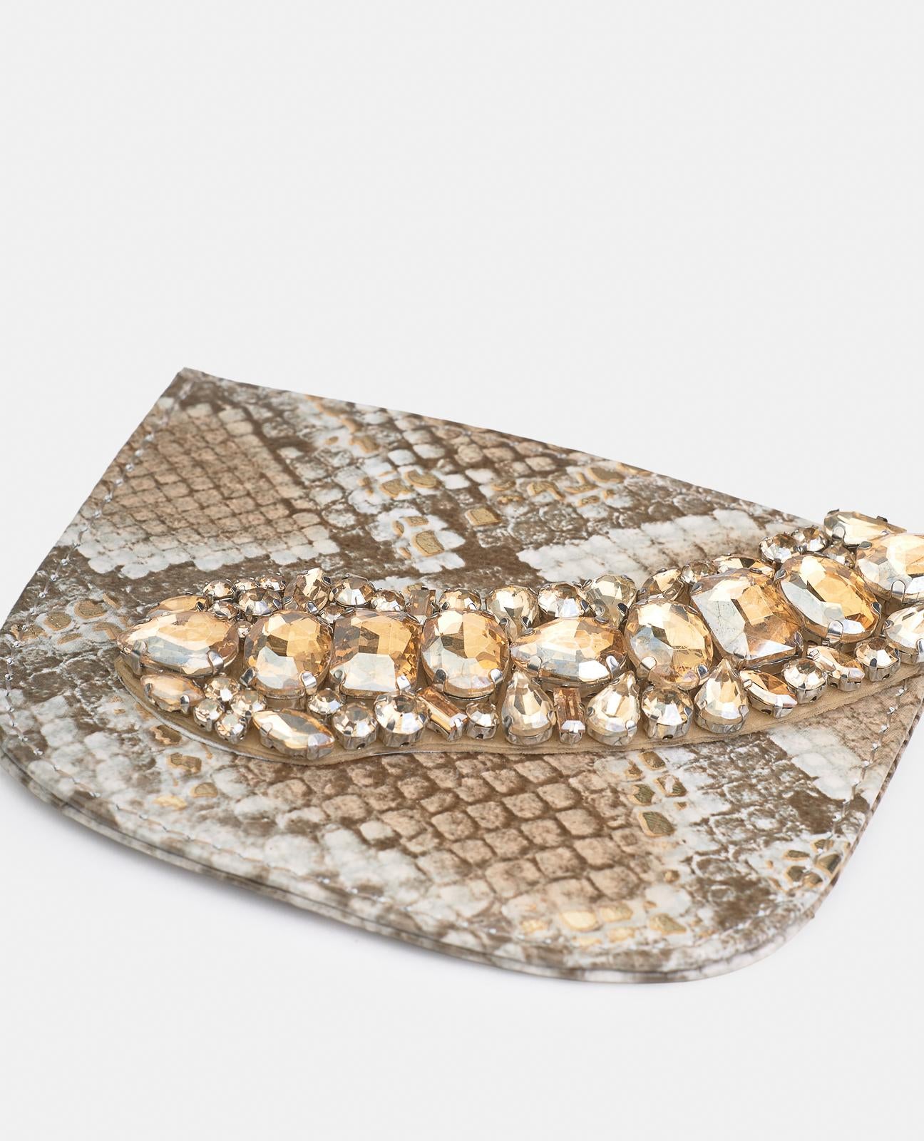 CARTERA TACHAS CREMALLERA