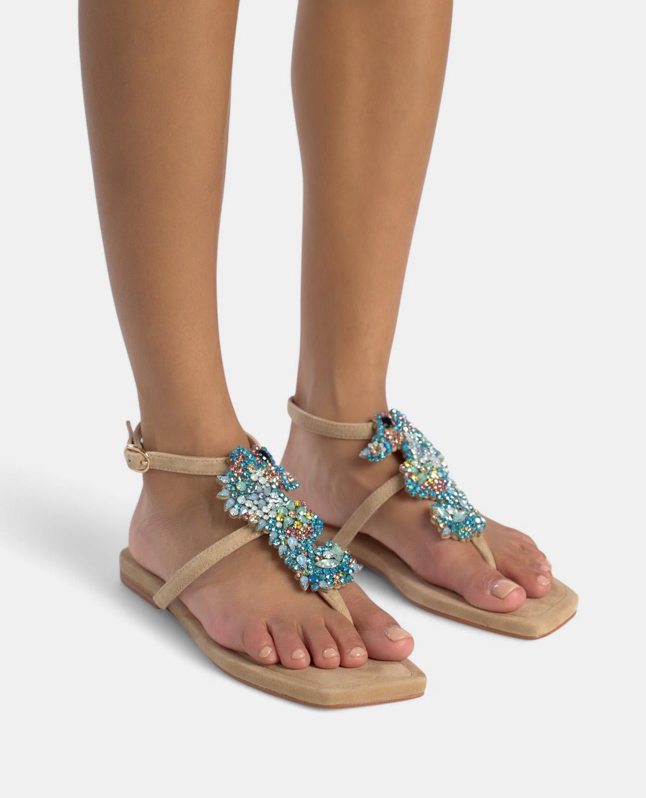 SANDALIA DETALLE MAR PEDRERÍA