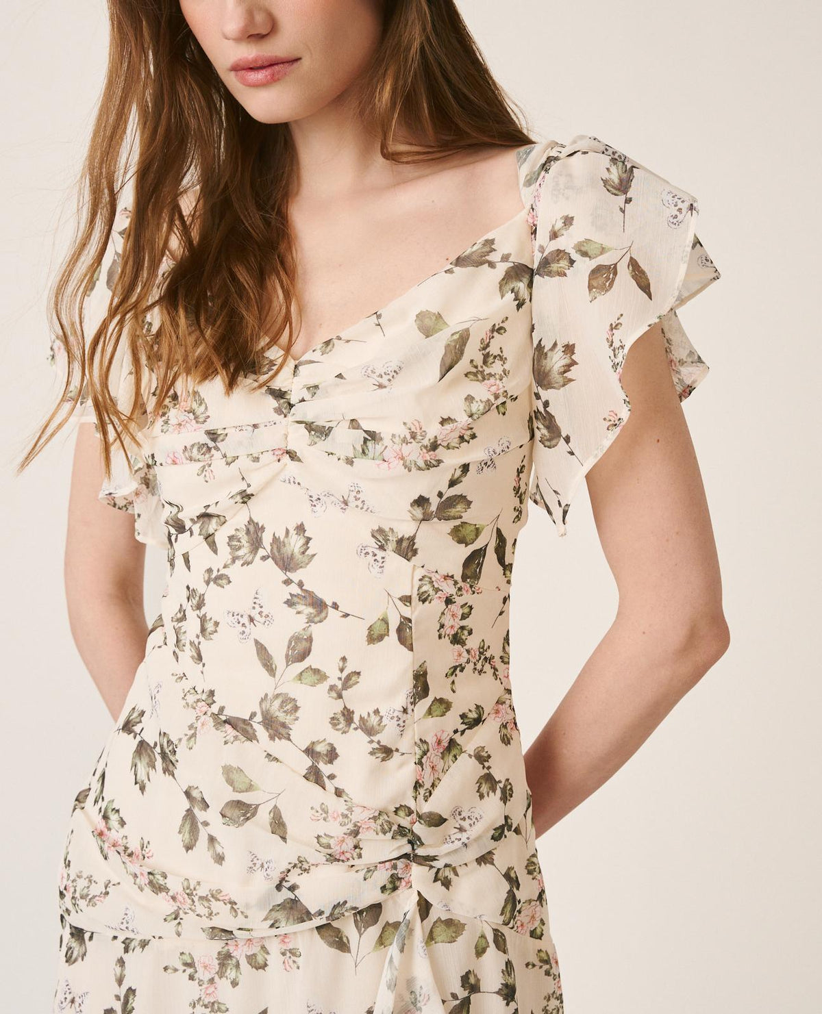 VESTIDO COM MANGAS LONGAS