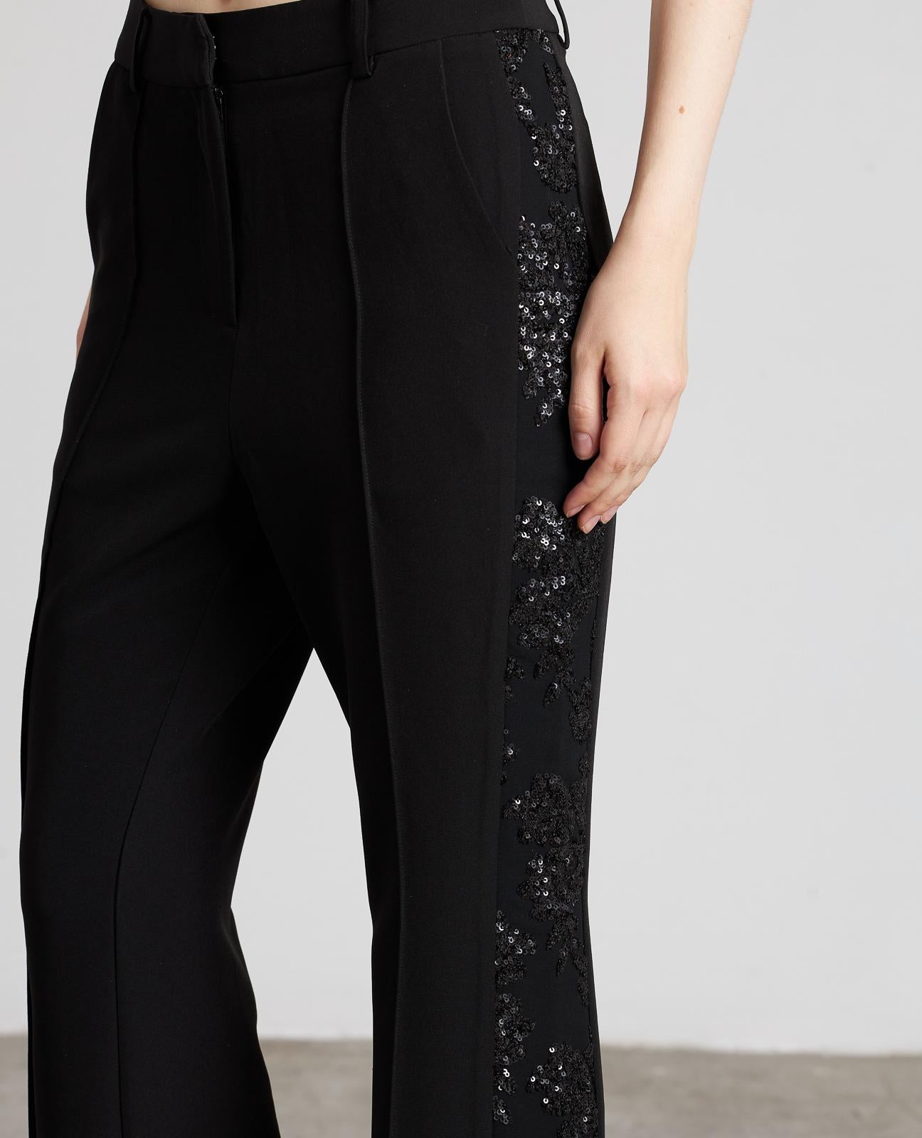 FLARE PANTS DETAILS