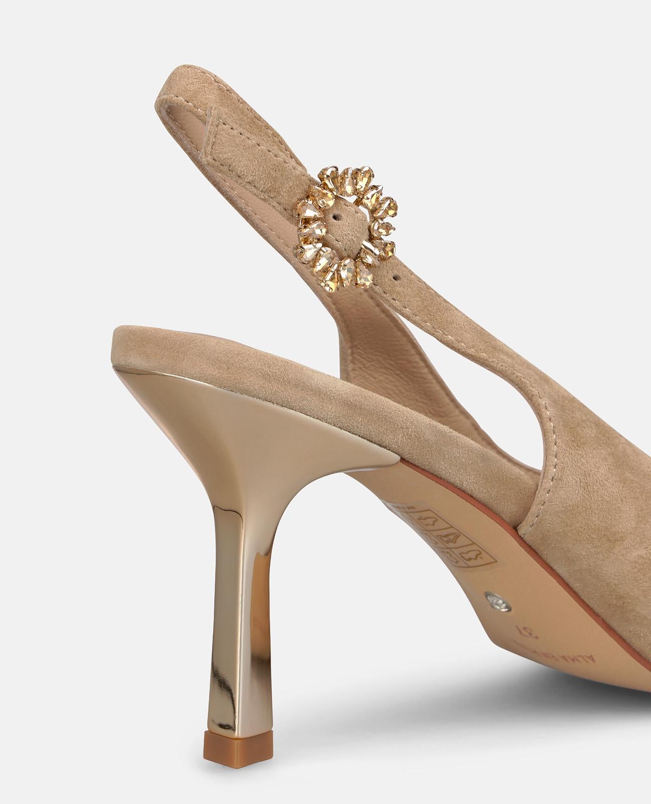 ZAPATO DESTALONADO DE ANTE CON PULSERA
