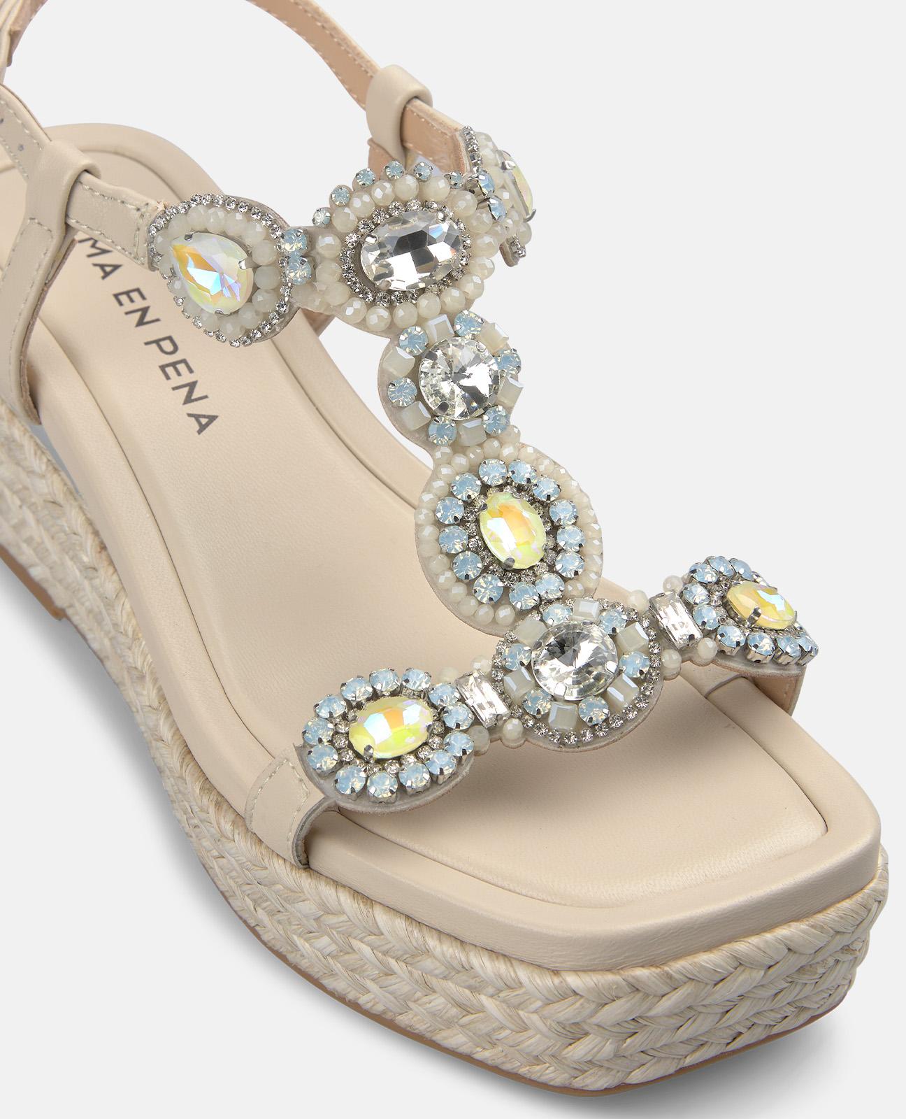 SANDALIA CON PEDRERIA CIRCULAR