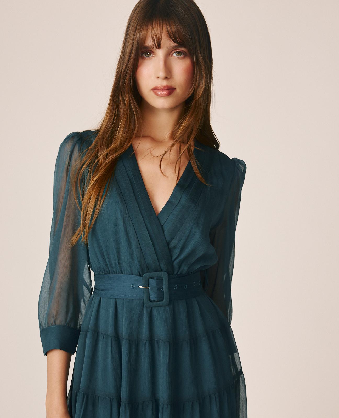 VESTIDO MIDI CON ESCOTE CRUZADO