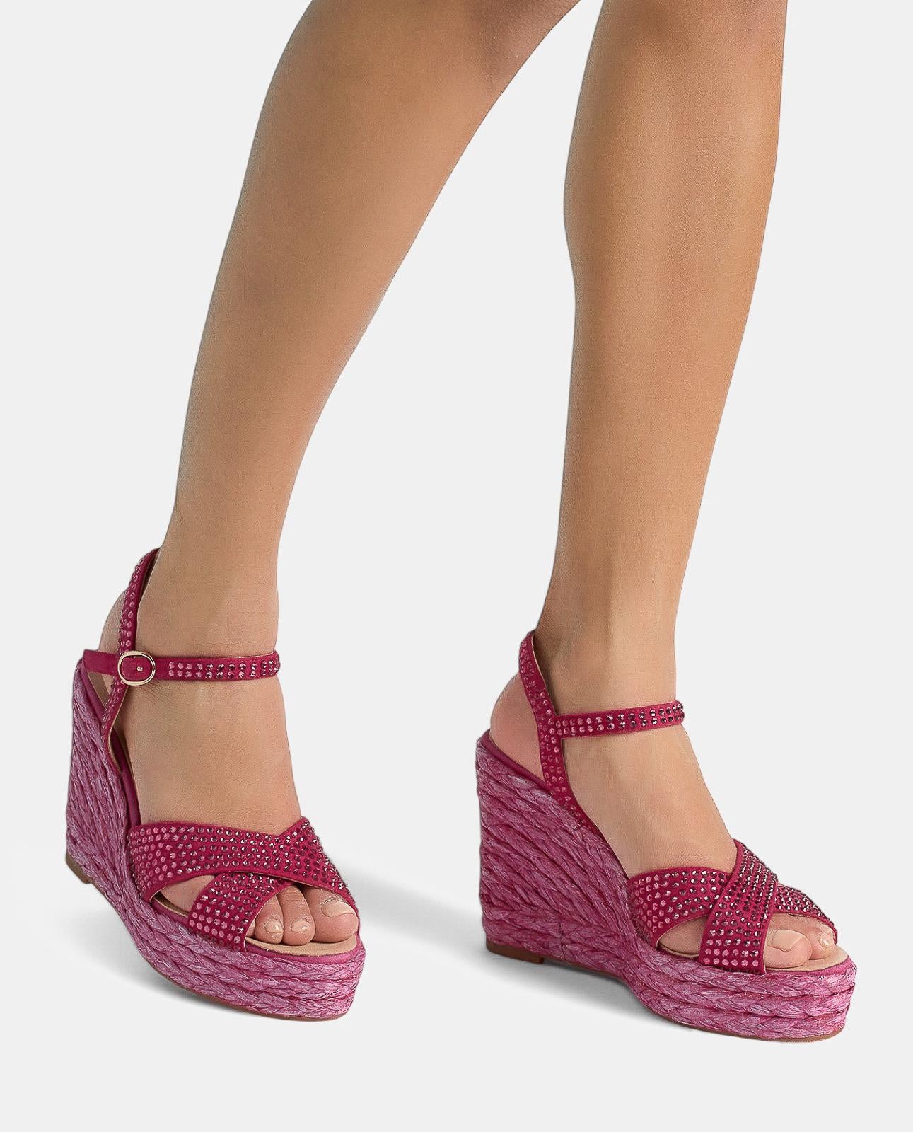 CUNHA ENTRANÇADA COM STRASS