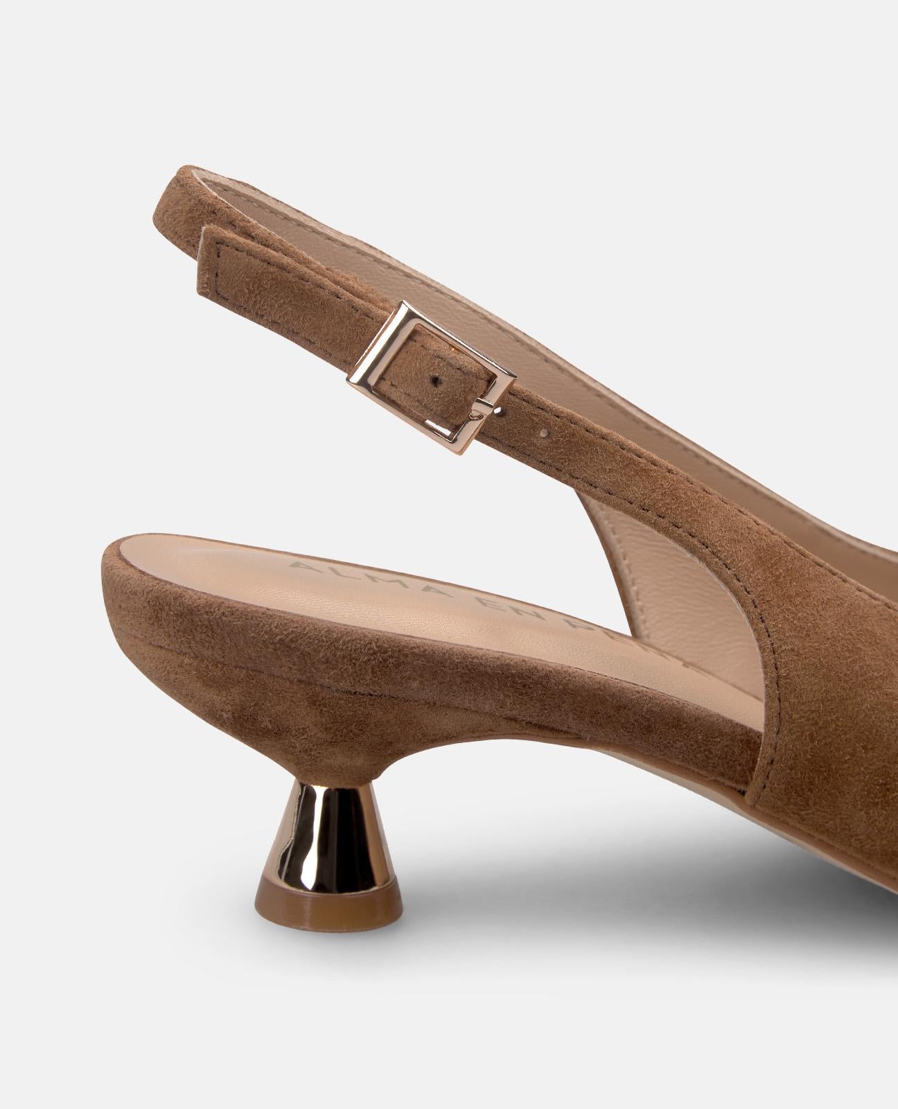 BASISCHER PUMPS MIT ABSATZ