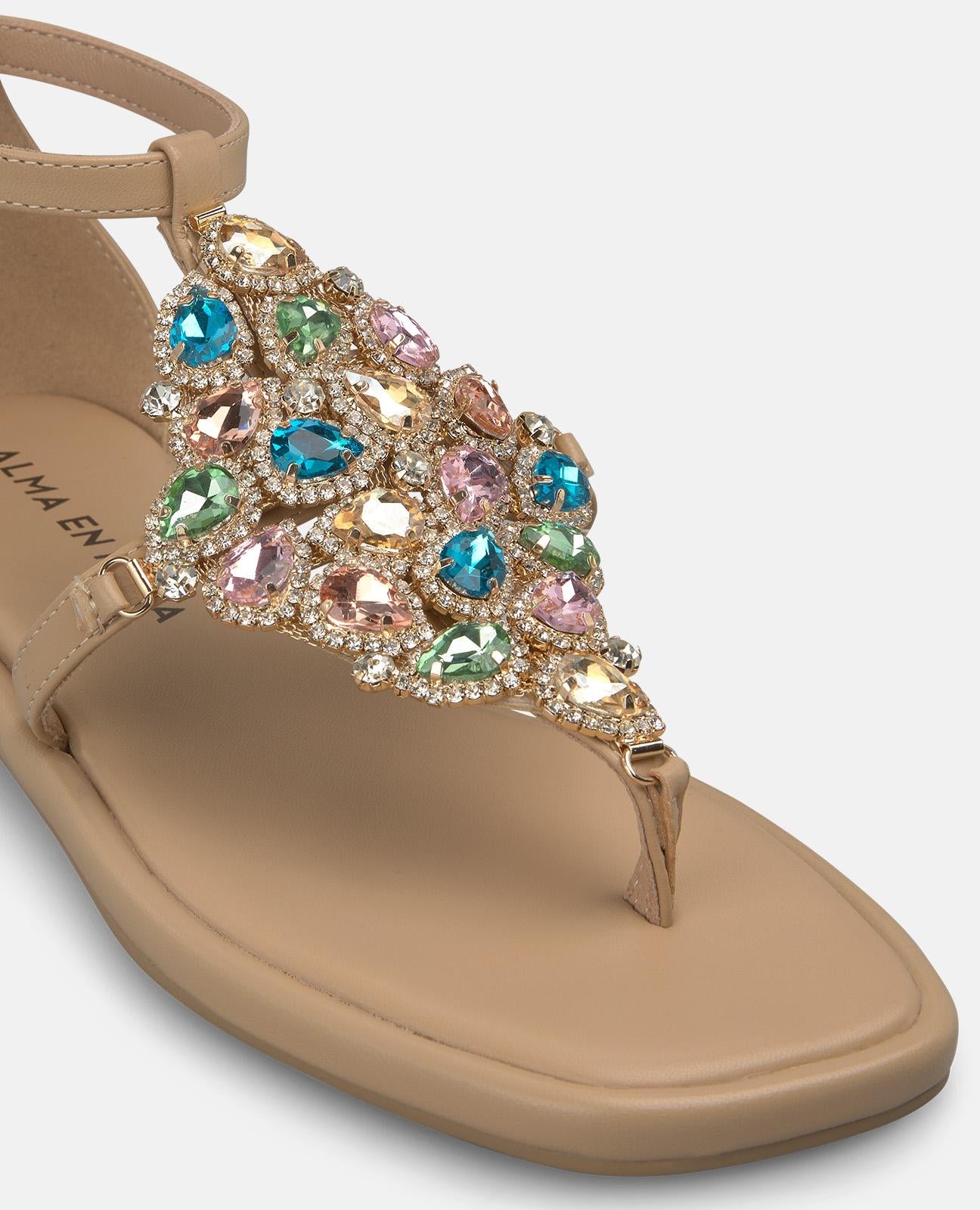 Sandália de salto alto fechada