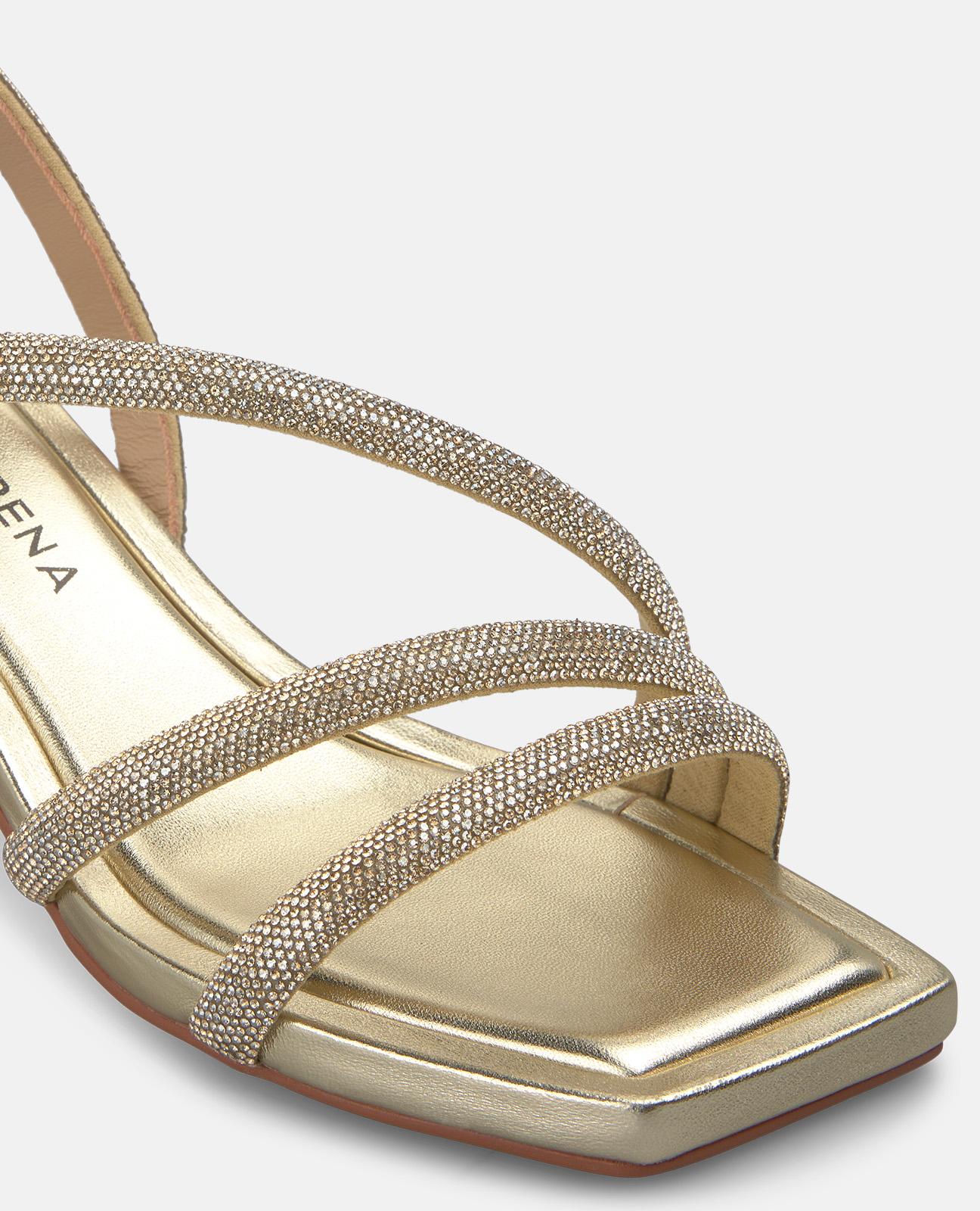 SANDALIA DE TIRAS DIAGONALES METALIZADA