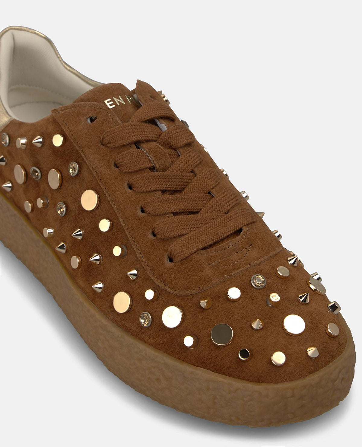 SCARPA SPORTIVA IN PELLE SCAMOSCIATA CON BOTTONI METALLICI