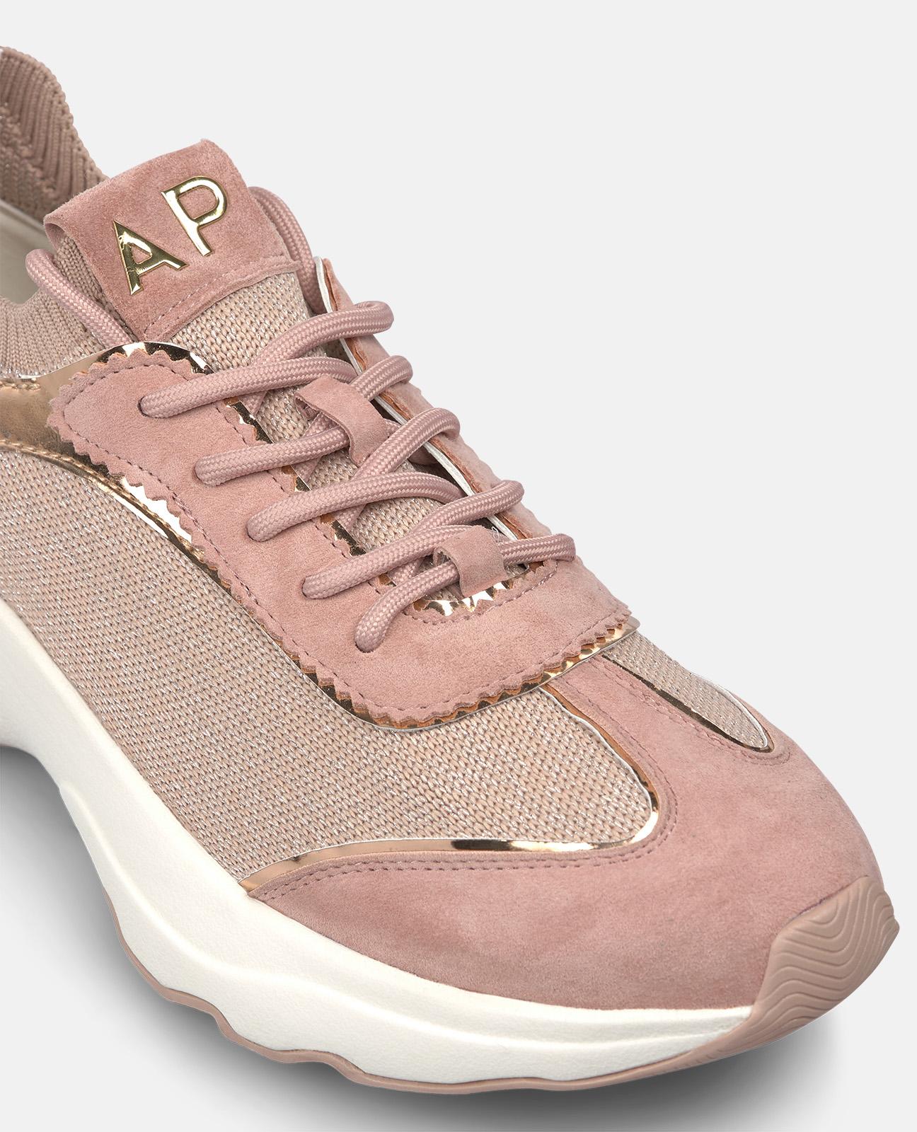 DEPORTIVO PLATAFORMA CON DETALLES METALICOS