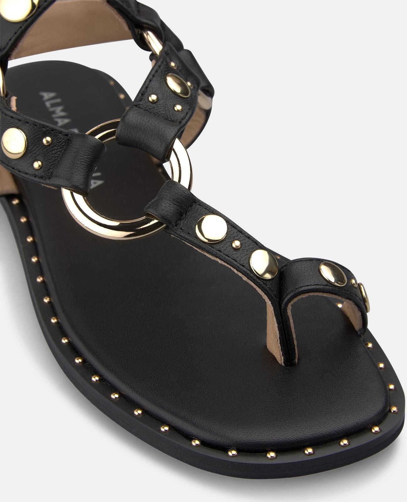 SANDÁLIA COM TACHAS