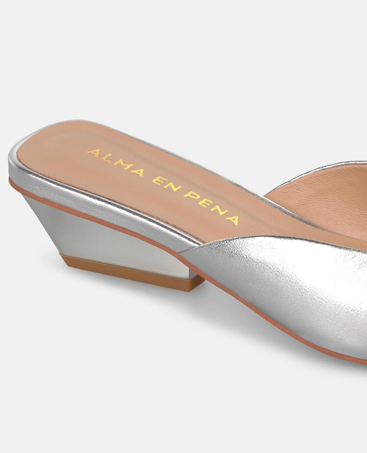 METALLIC MULE