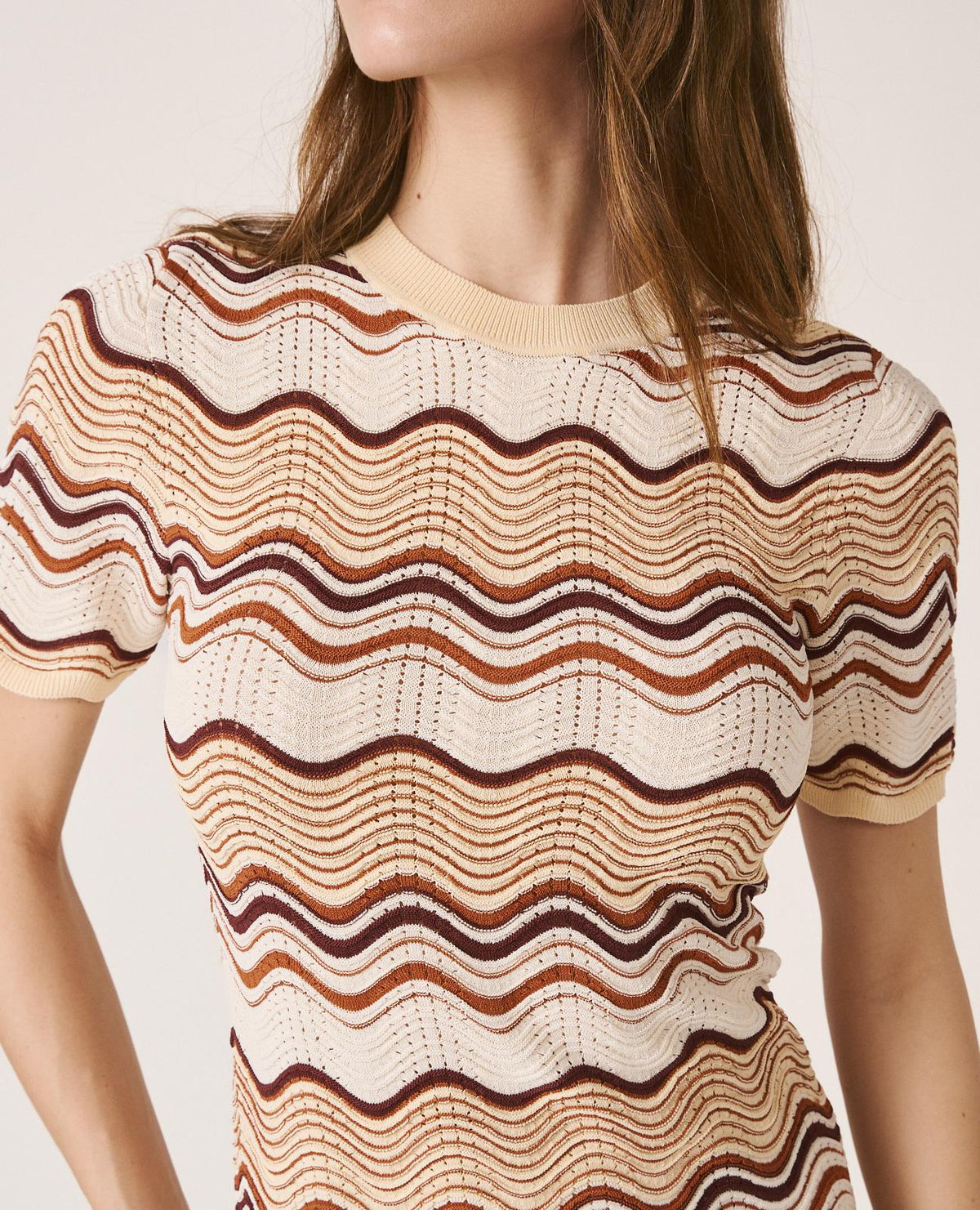 COLORED KNIT TOP