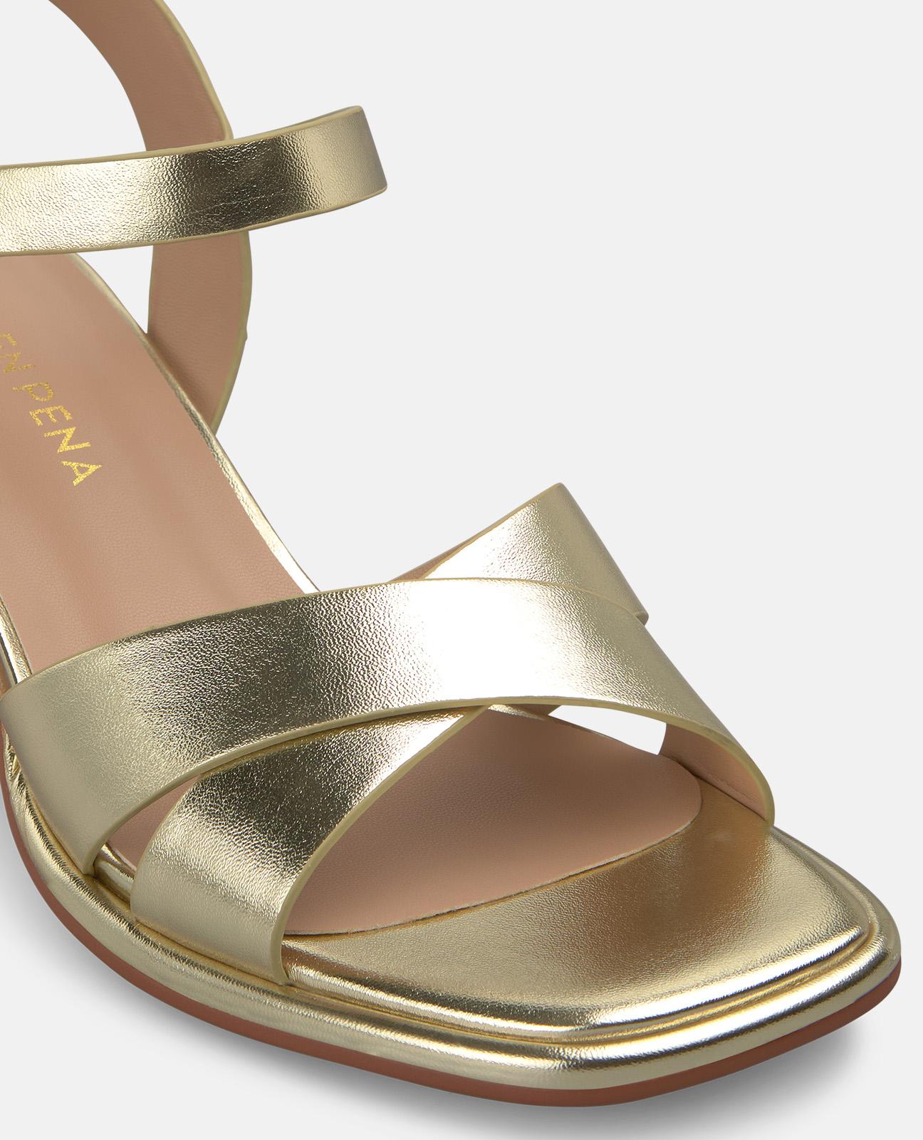 SANDALIA TACON DEDO PIEL