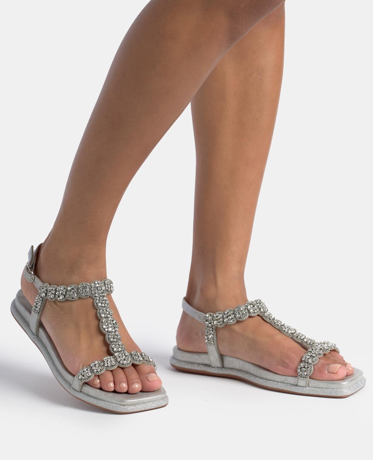 FLAT SANDAL WITH JEWEL DETAILS