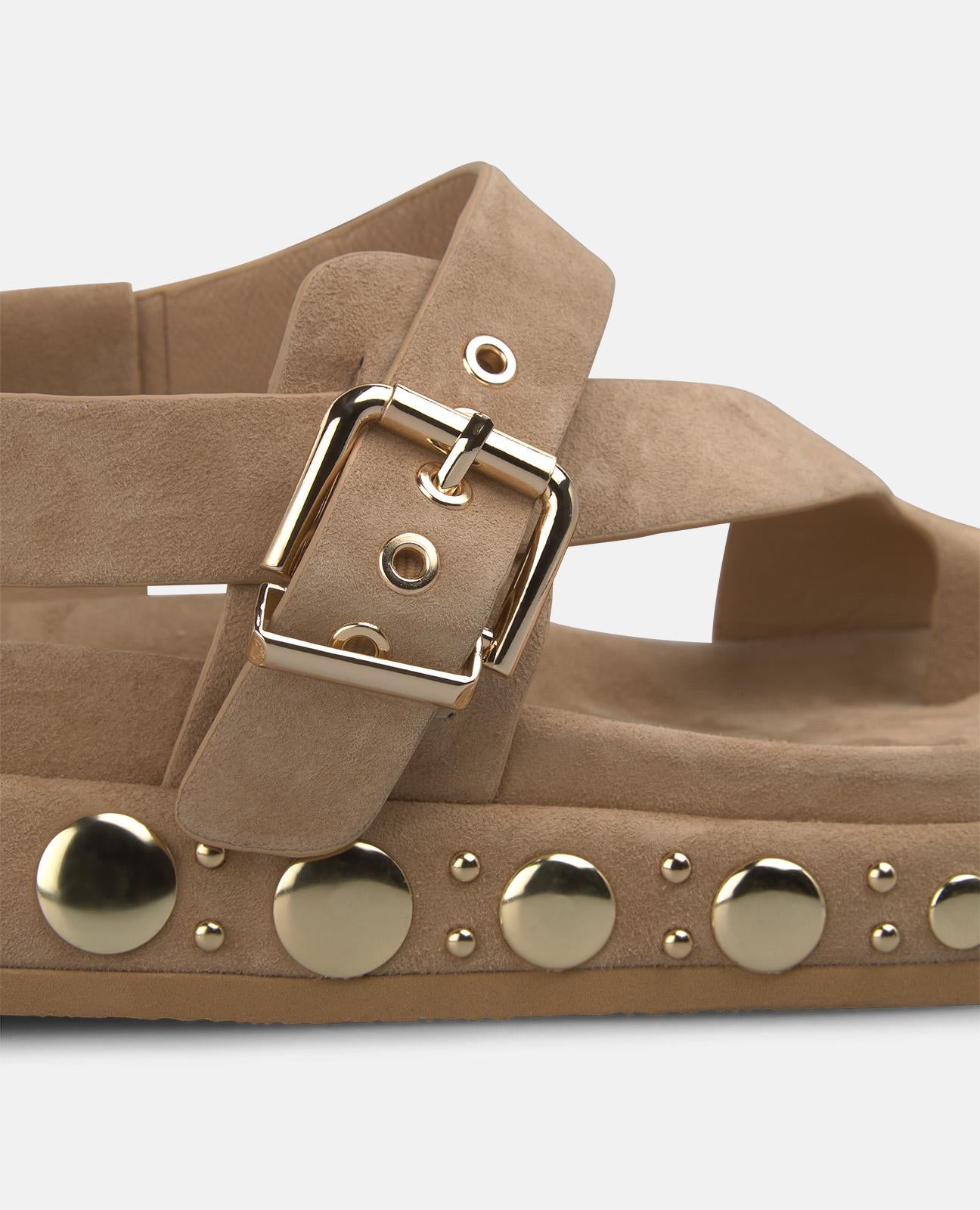 SANDALIA PLATAFORMA TACHAS MULTICOLOR