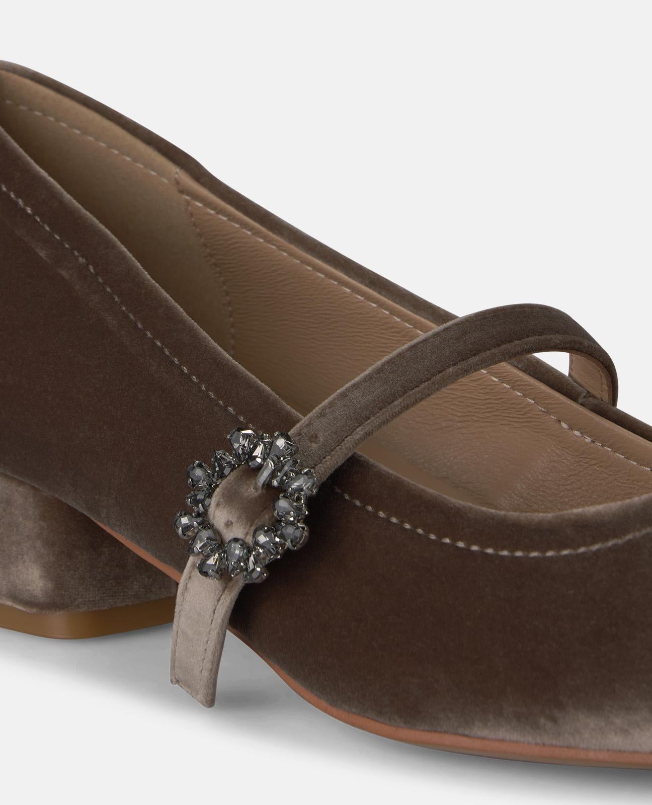 ZAPATO CON HEBILLA