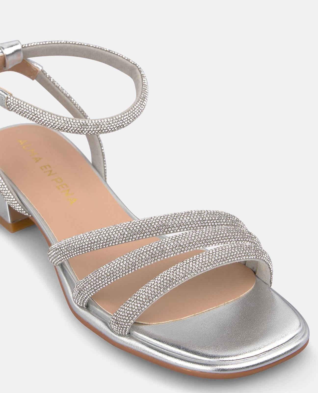 SANDALIA PLANA TRIPLE TIRA TUBULAR