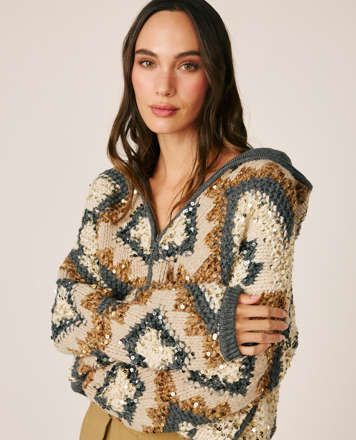 CARDIGAN LAVORATO A MAGLIA CON CAPPUCCIO