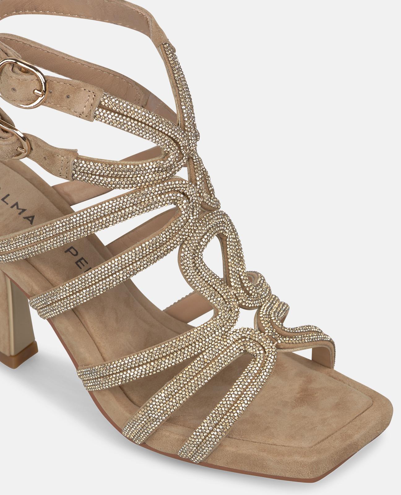 SANDALIA MULTITIRA TACON MEDIO