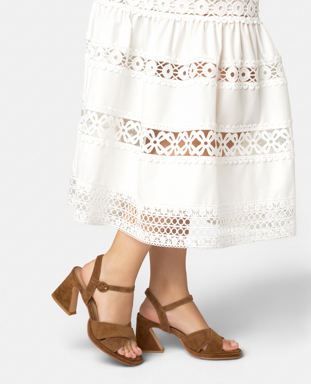 SANDALIA TIRAS DELANTERAS