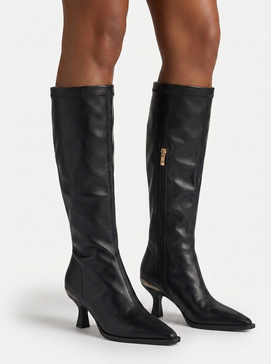 HEELED BOOTS WITH A ZIPPER CLOSURE