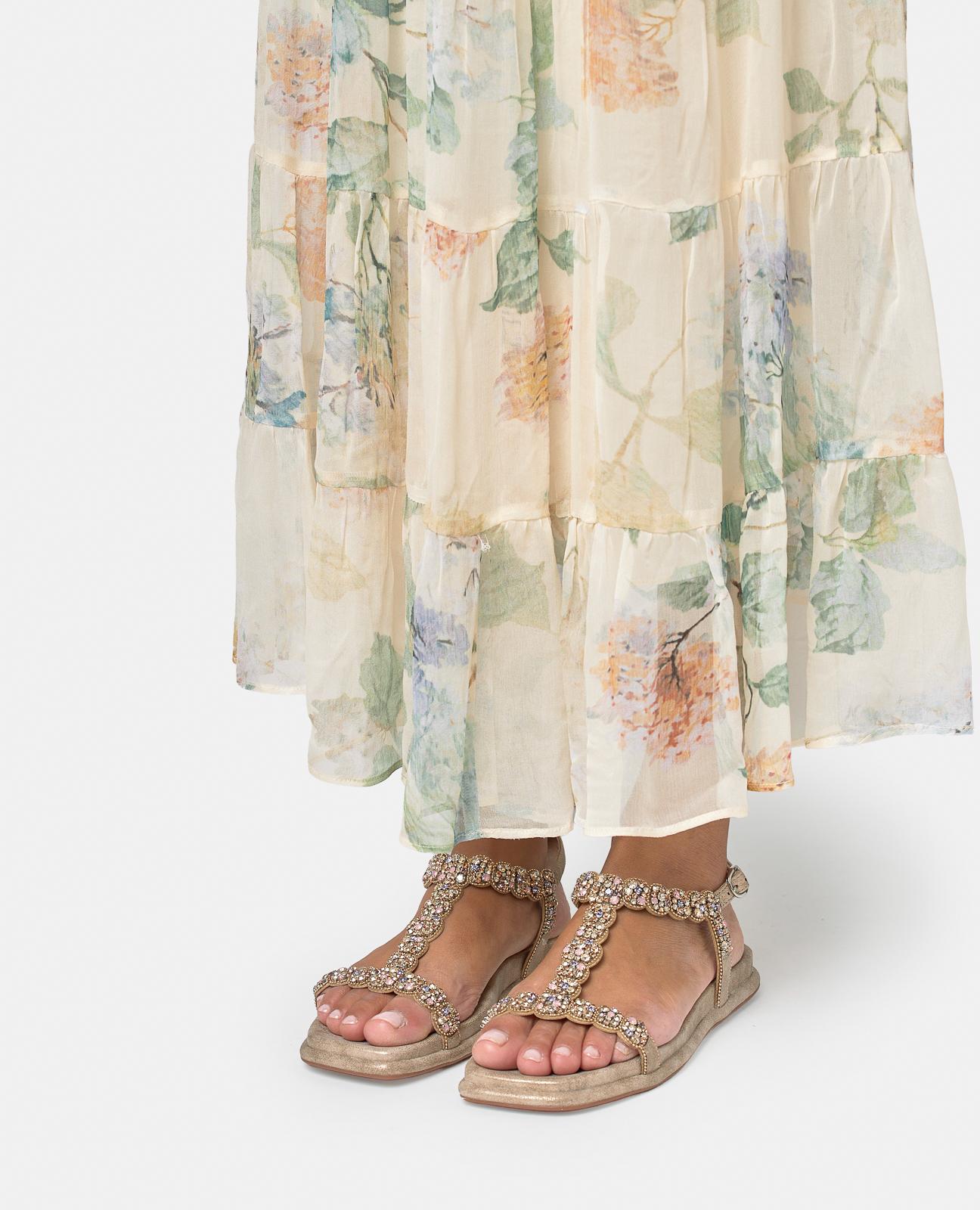 SANDALIA EN T CON PEDRERIA