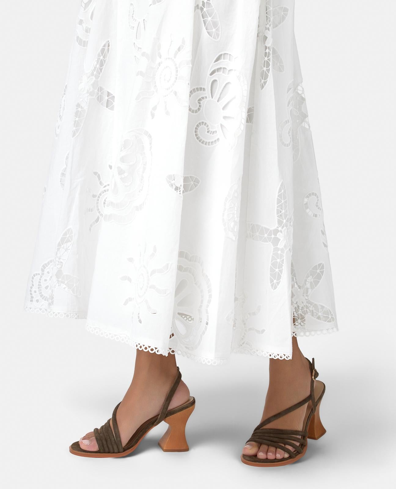 SANDALIA TIRAS TACON DE MADERA