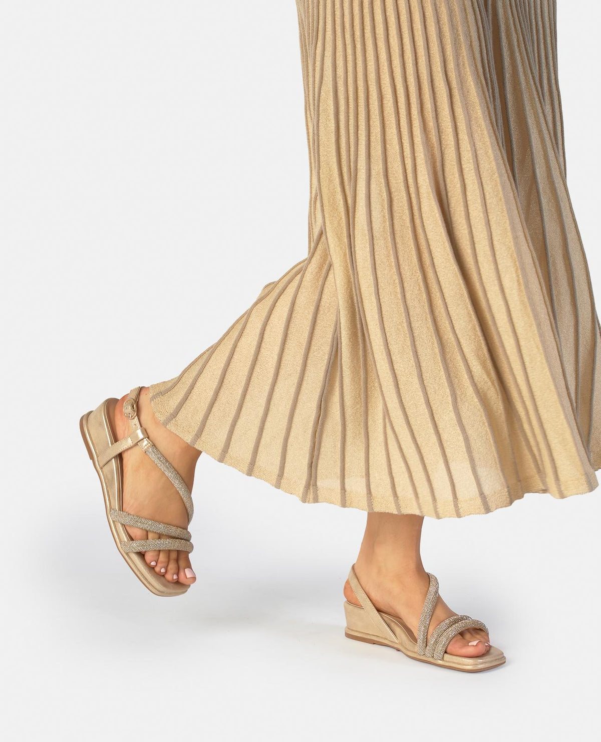 WEDGE SANDALS WITH TUBULAR DETAIL