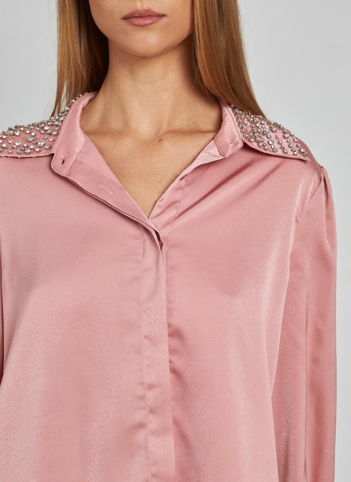 CAMISA DE EFEITO ACETINADO COM STRASS