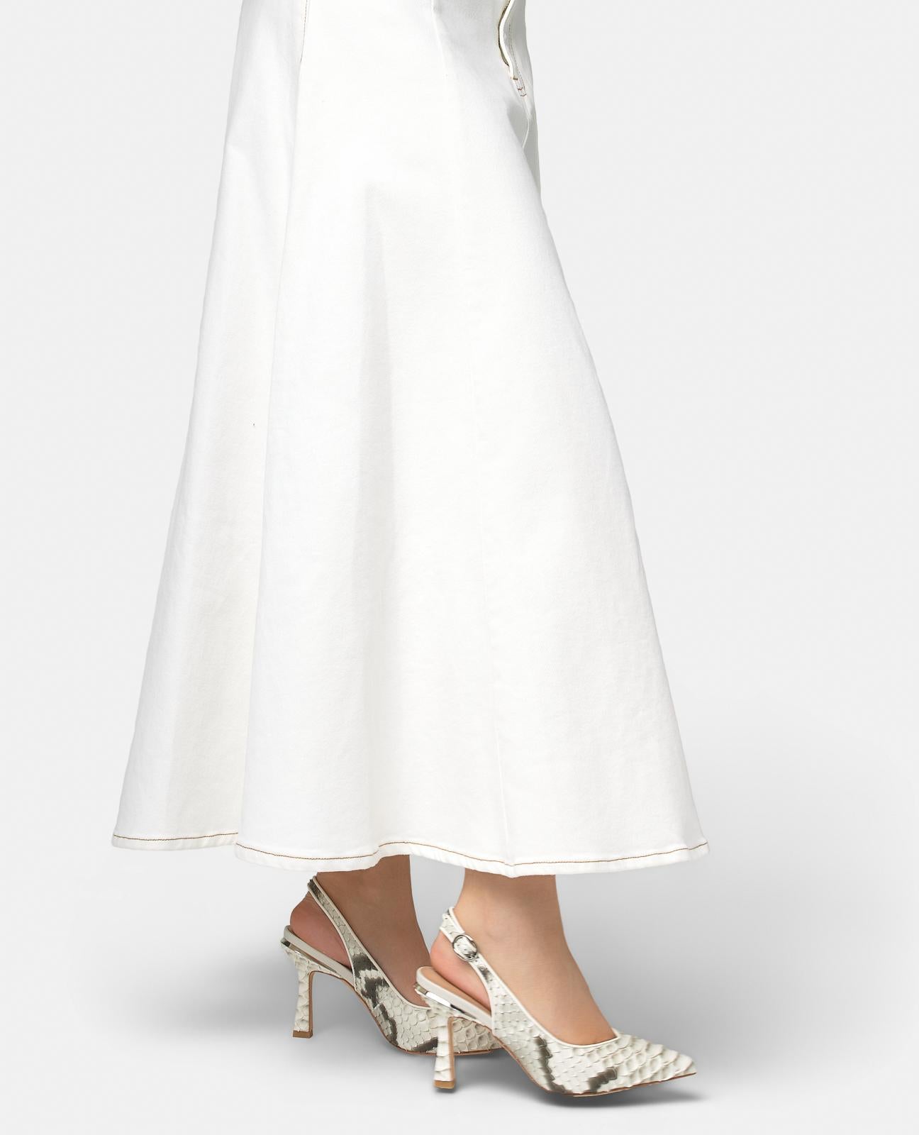 SONDERAUSSTELLUNG FÜR ABGESCHÄRFTES LEDER