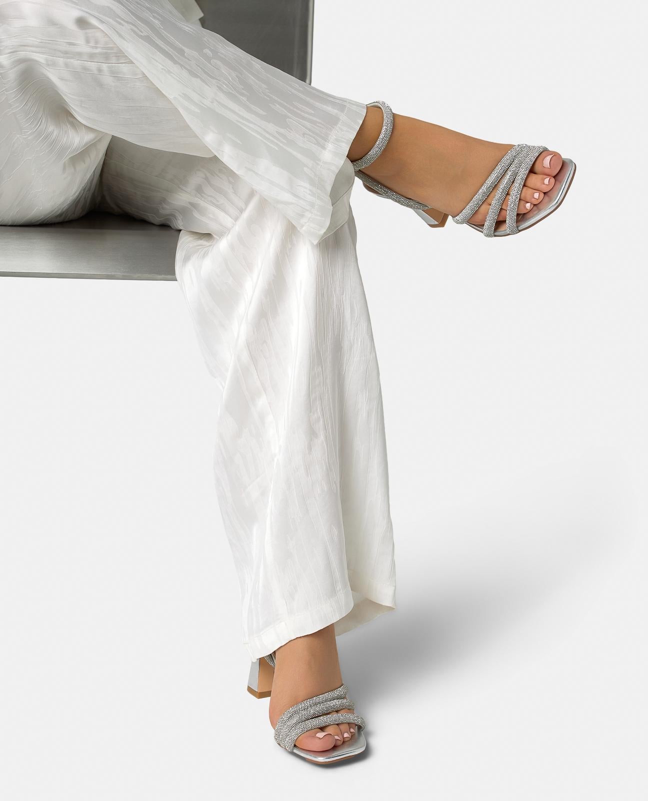 MID-HEEL SANDALS WITH TUBULAR STRAPS AND ANKLE BRACELET