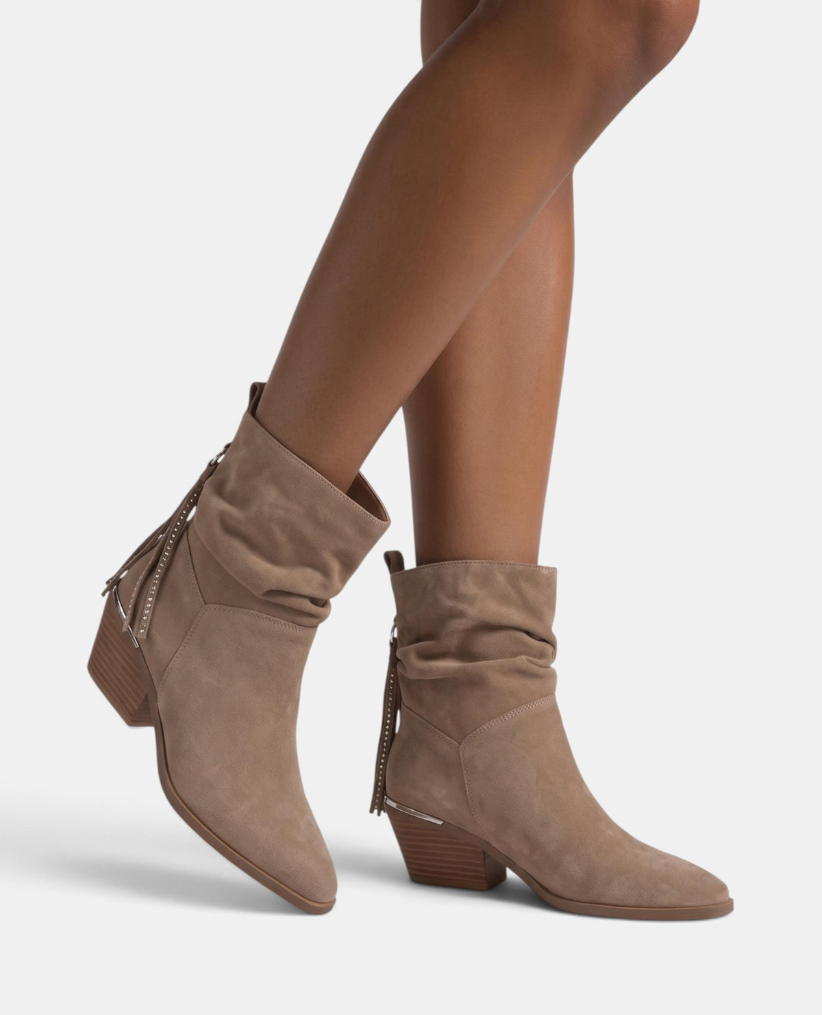 BOTA DE CAMURÇA COM FRANJAS
