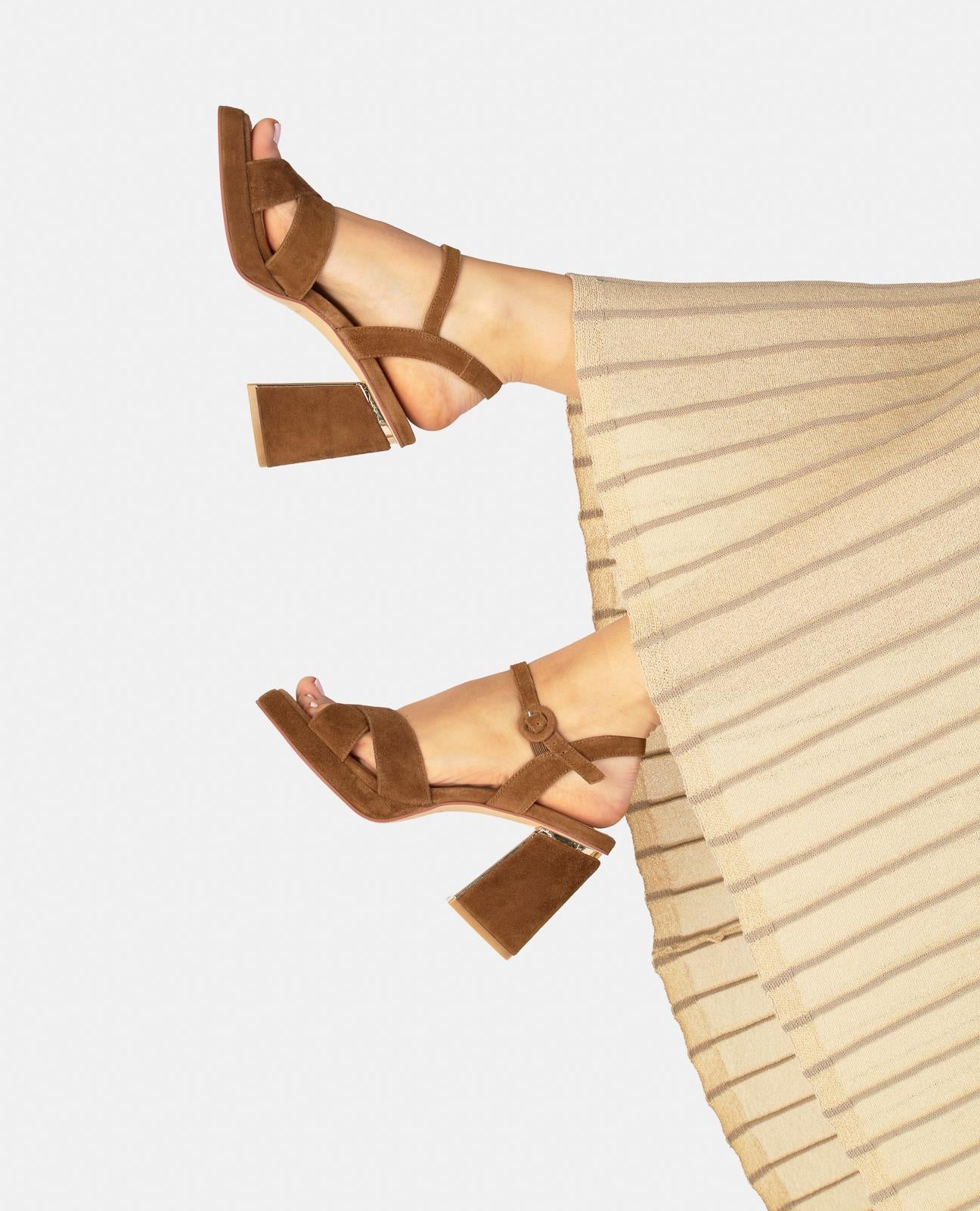 SANDALIA TIRA CRUZADA