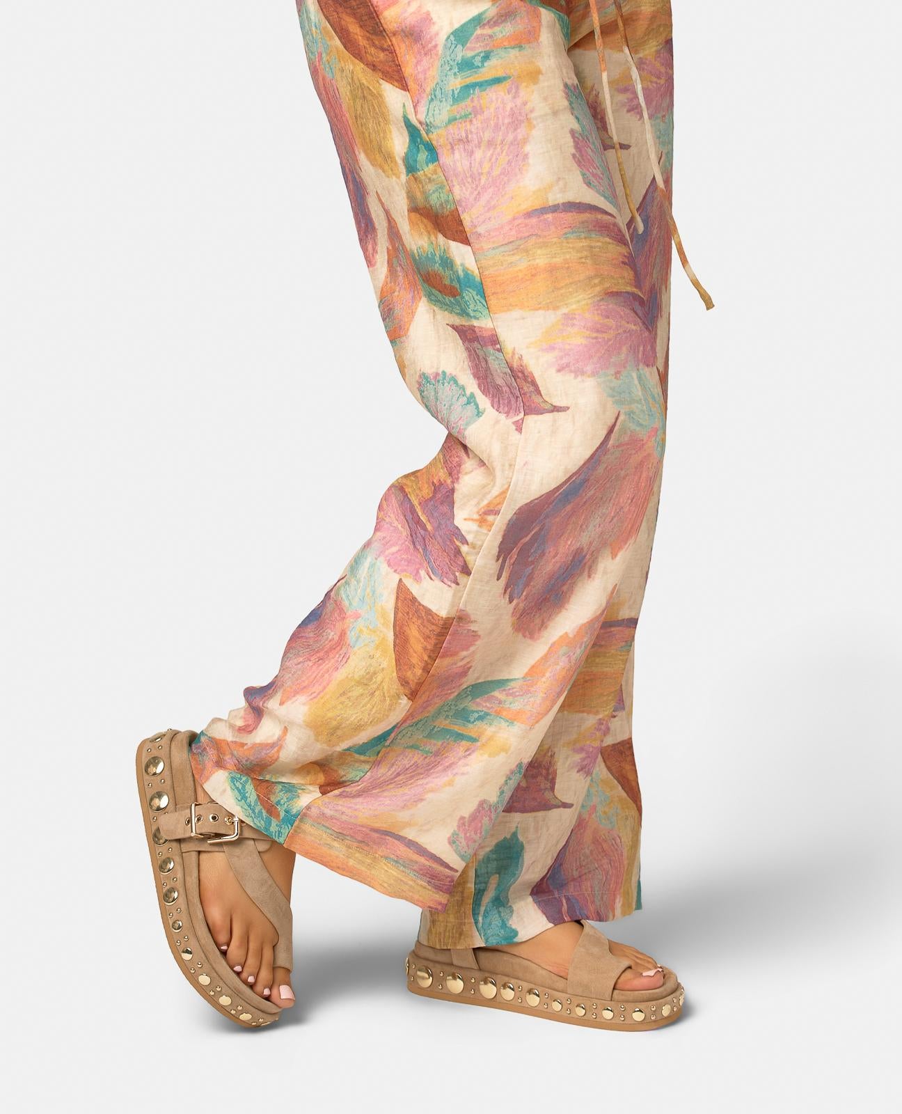 SANDALIA PLATAFORMA TACHAS MULTICOLOR