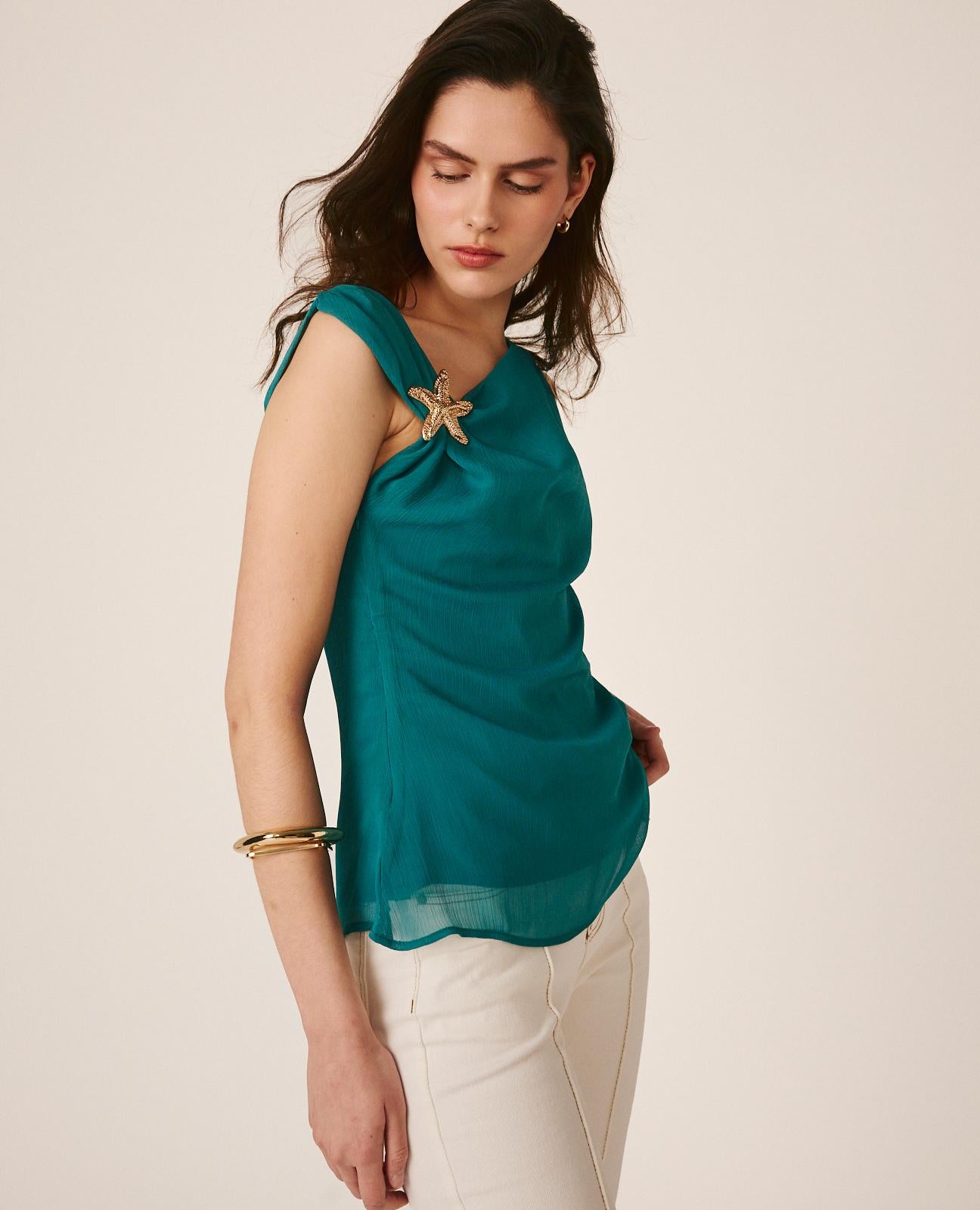 ASYMMETRICAL TOP