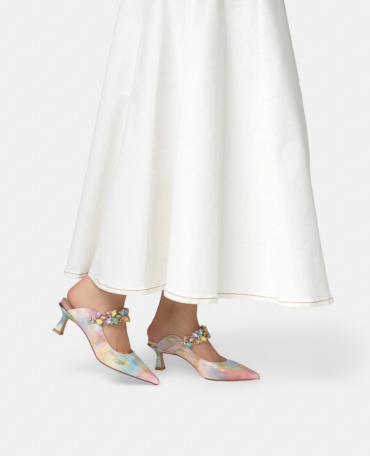 HEELED SALON WITH PEDRIA STRAP