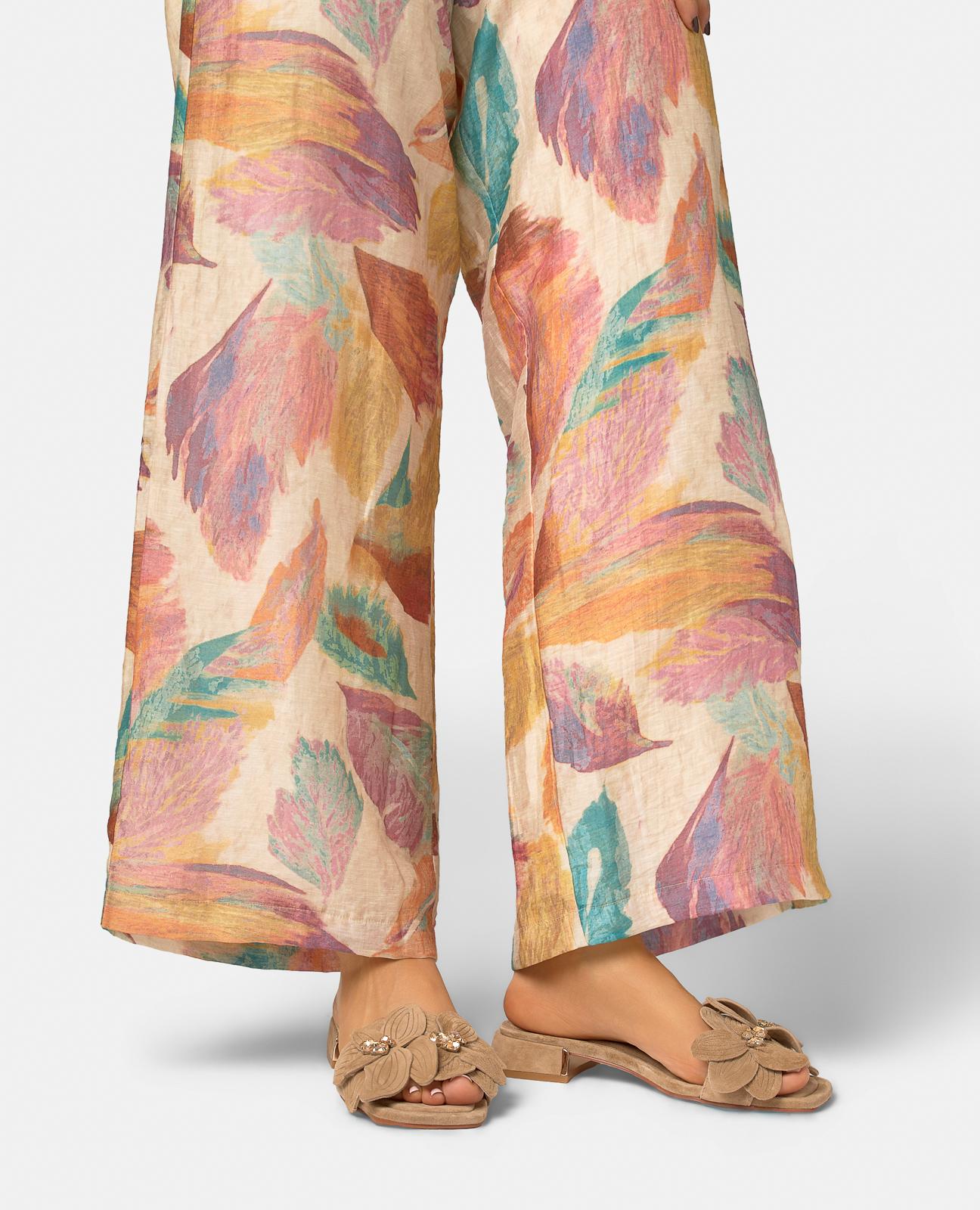 SANDALIA TACON CON FLOR FRONTAL