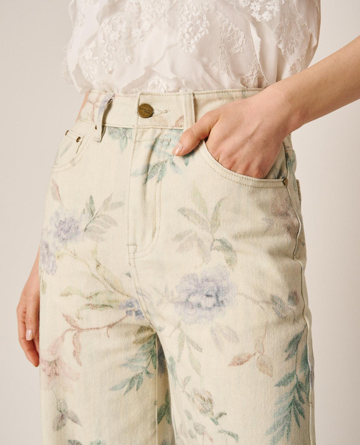 PANTALONI CON STAMPA FLOREALE
