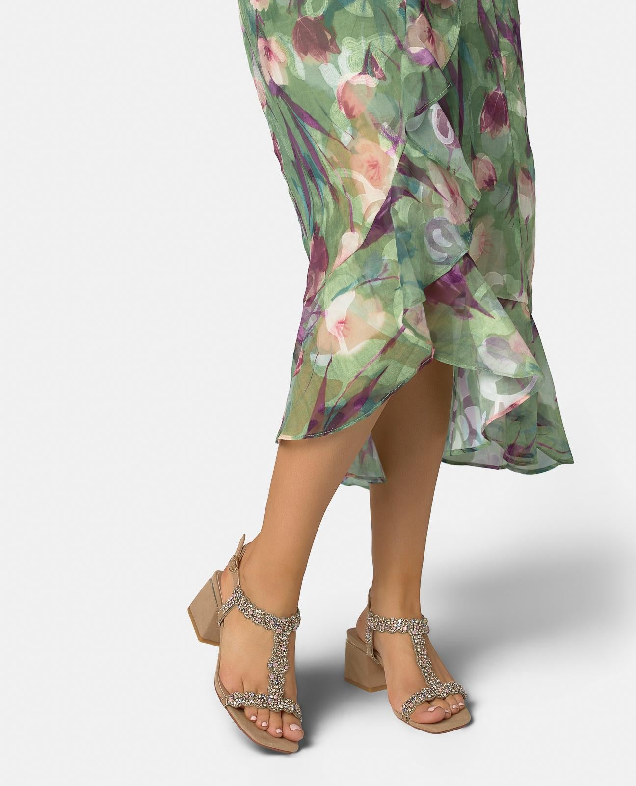 SANDÁLIA DE CANO MÉDIO COM DETALHE DE STRASS