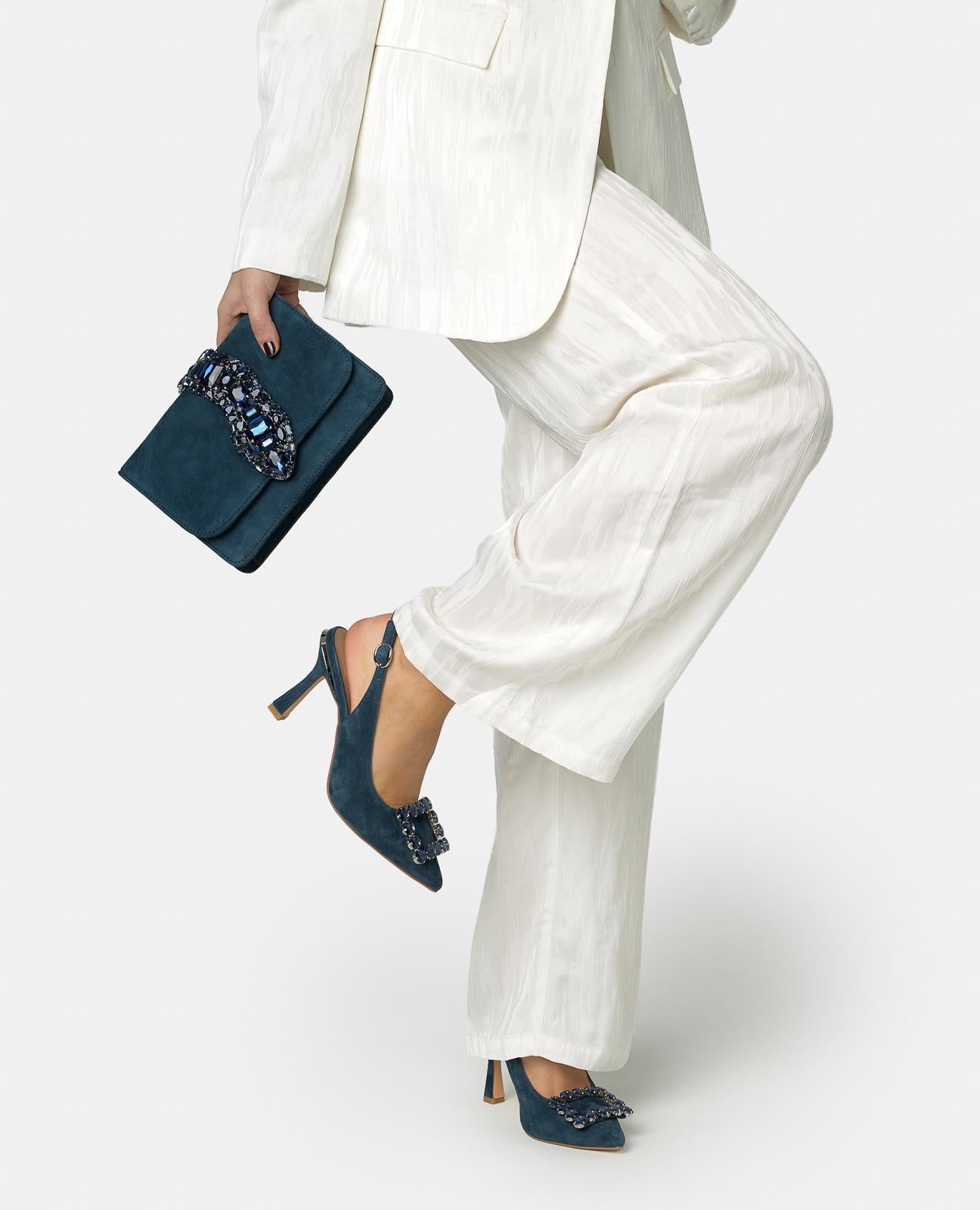 SALON DESTALONADO CON HEBILLA PEDRERIA