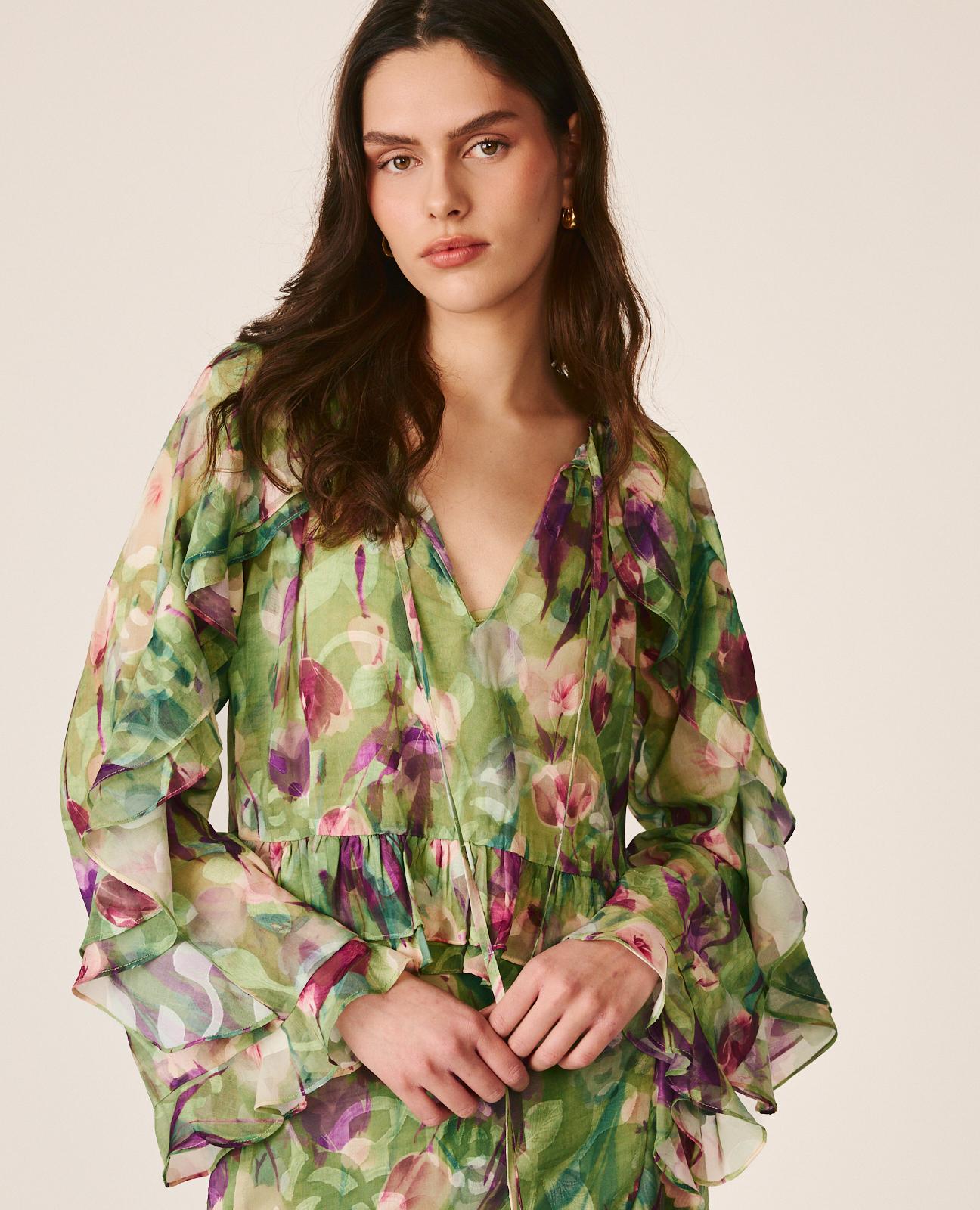 RUFFLE SLEEVE BLOUSE