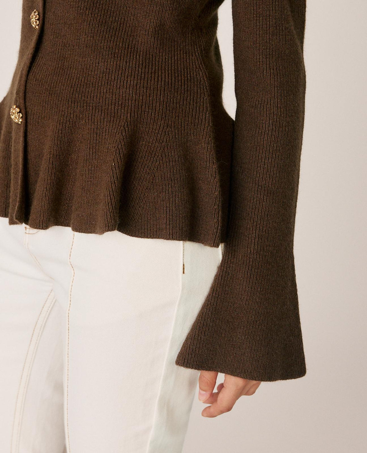 V-NECK KNITTED CARDIGAN