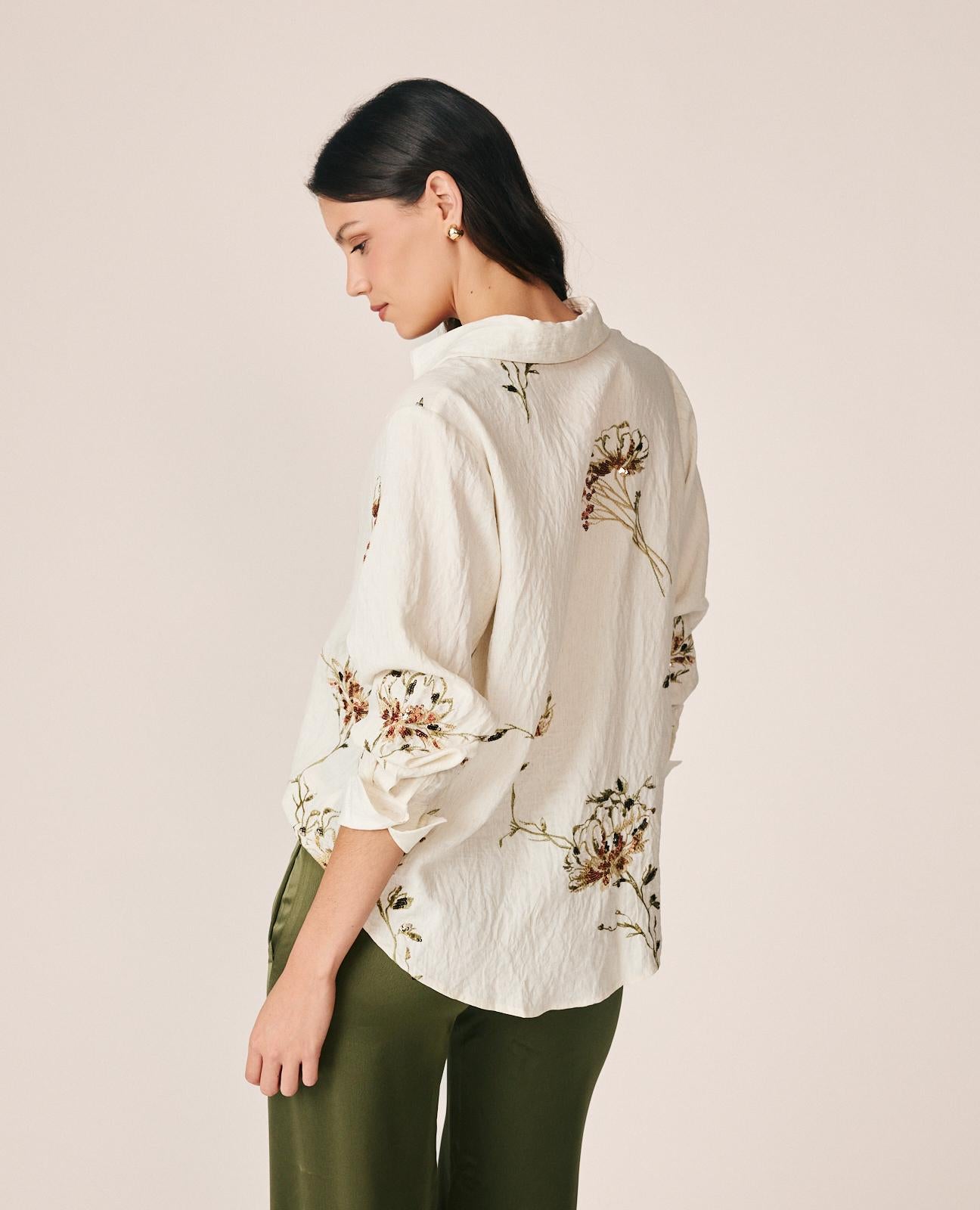 BLUSA LINO BORDADOS FLORALES